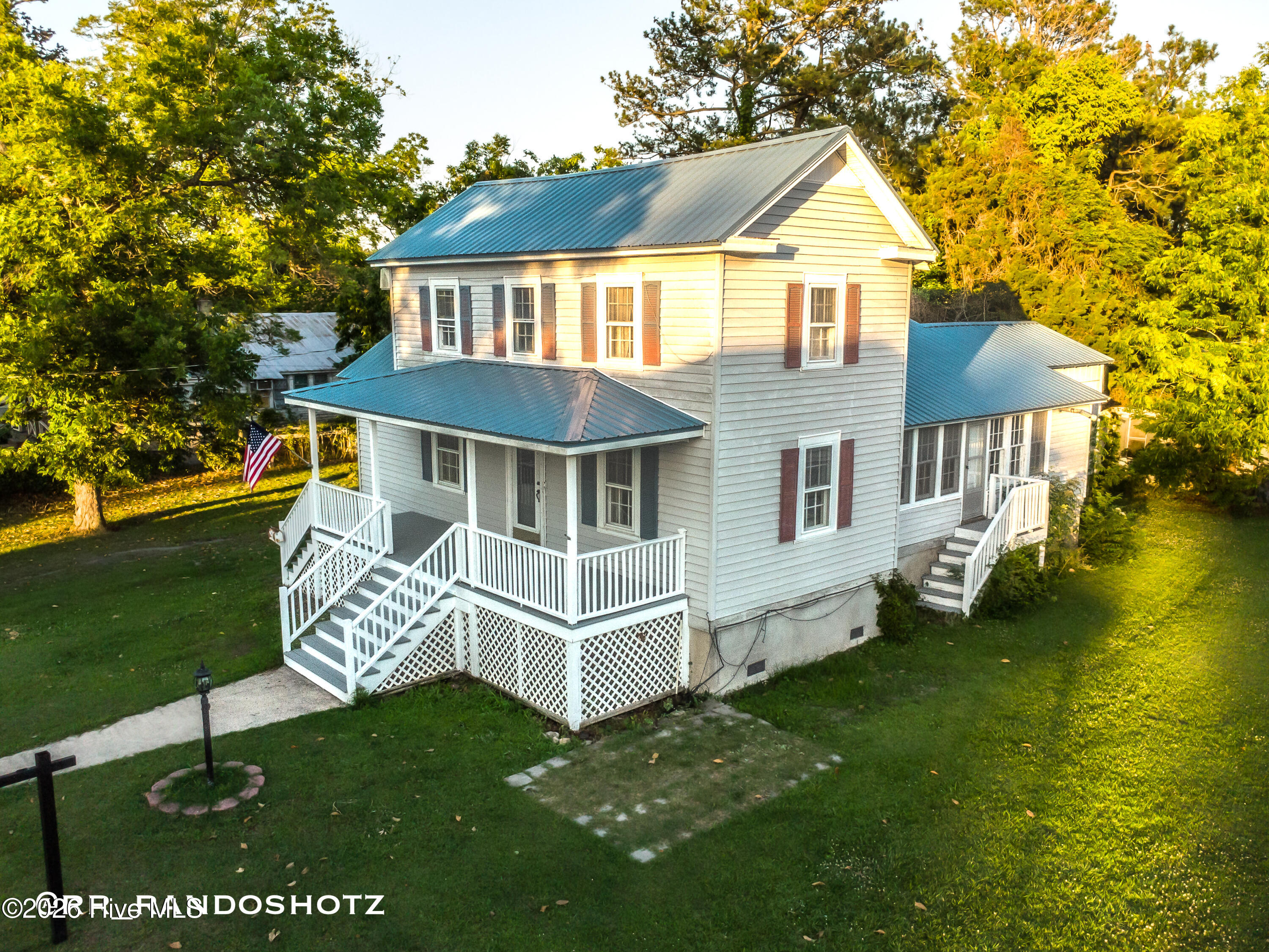 436 Edward Street Property Photo 2