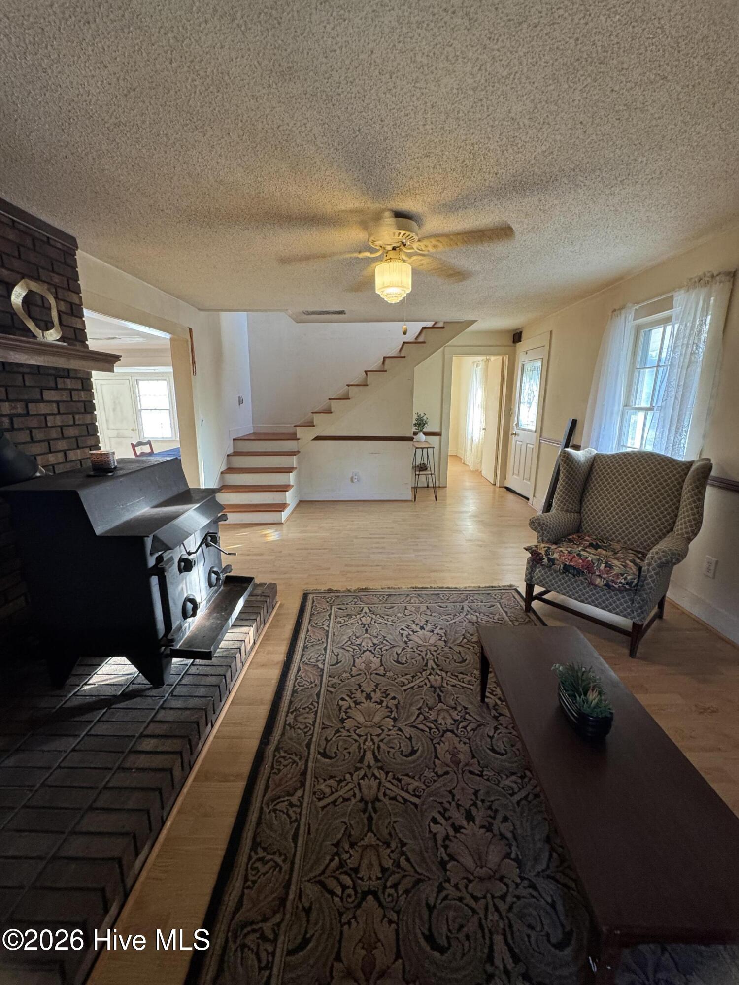 436 Edward Street Property Photo 8