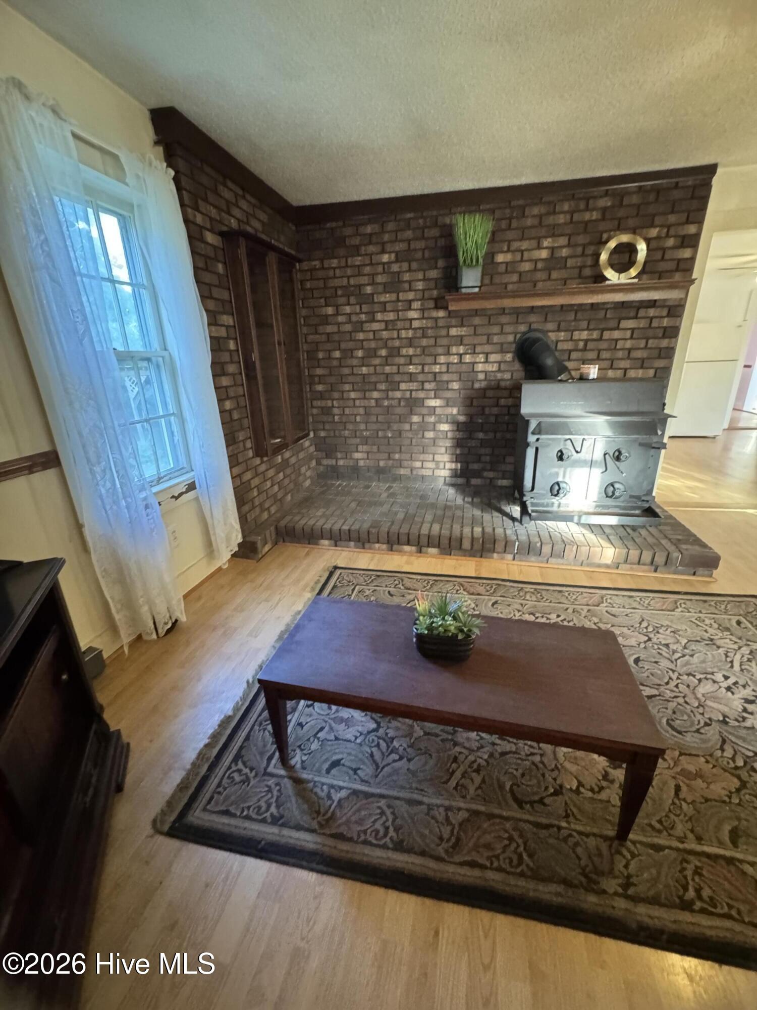 436 Edward Street Property Photo 9