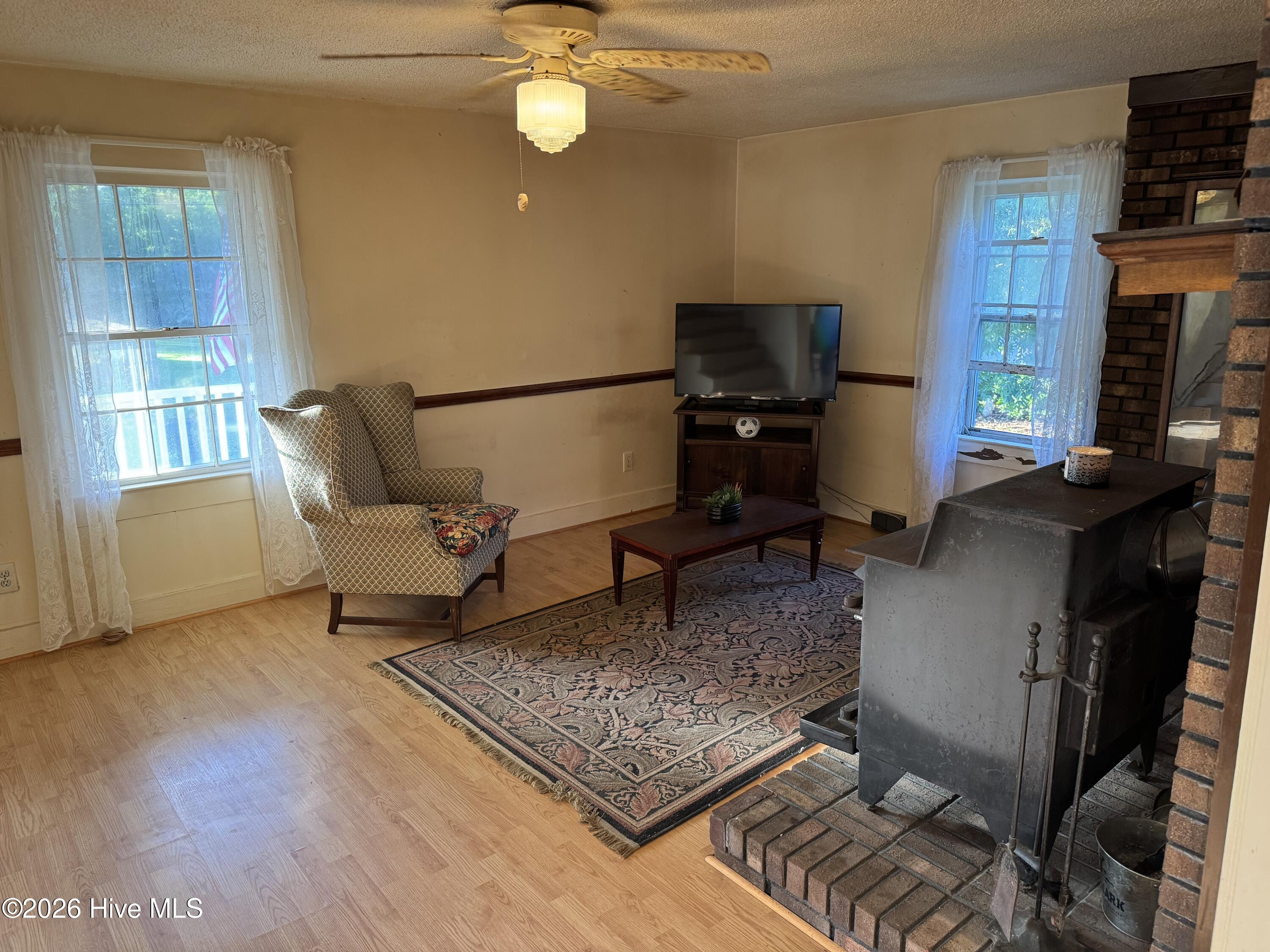 436 Edward Street Property Photo 10