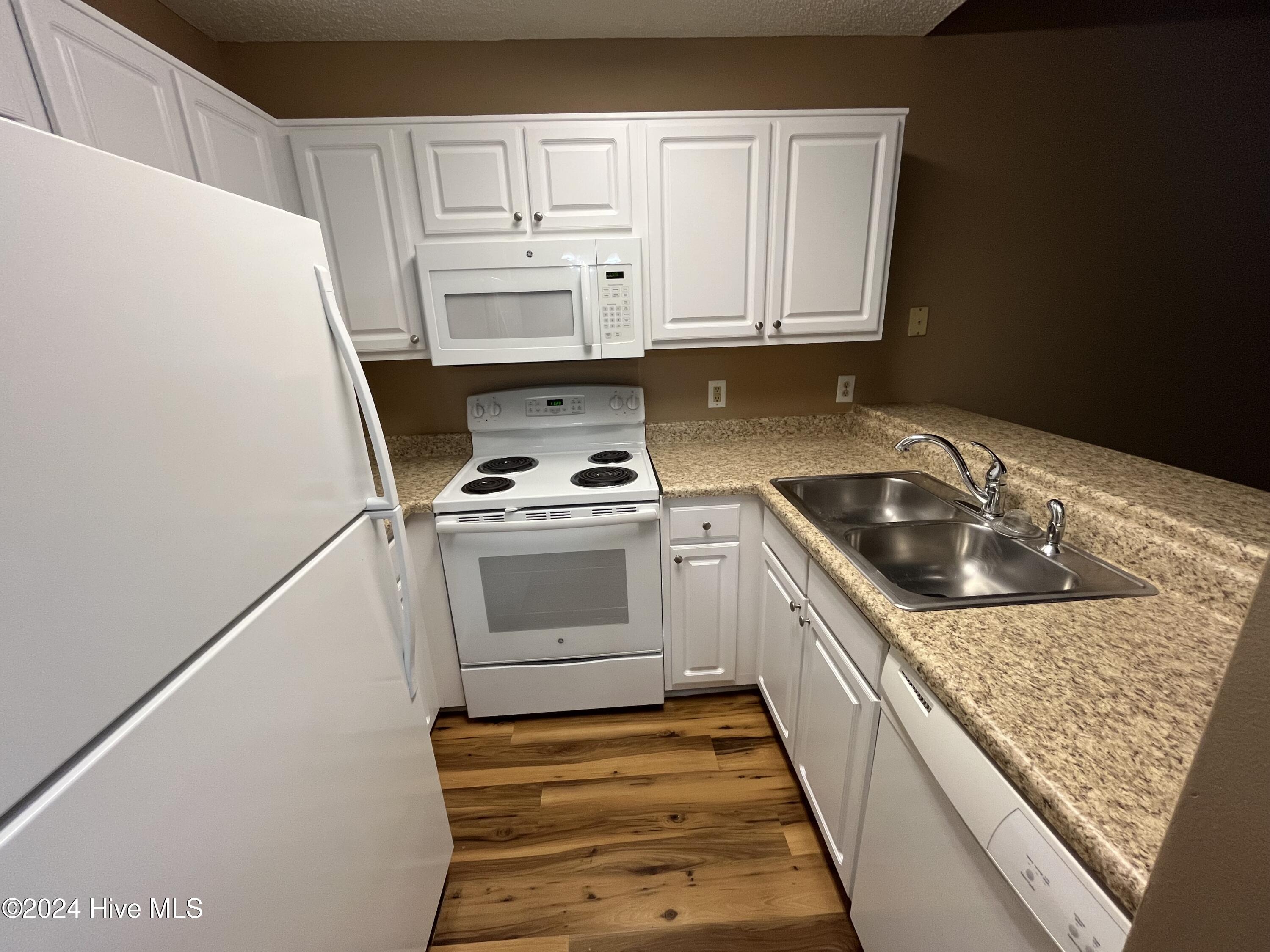 5146 Lamppost Circle Property Photo 6