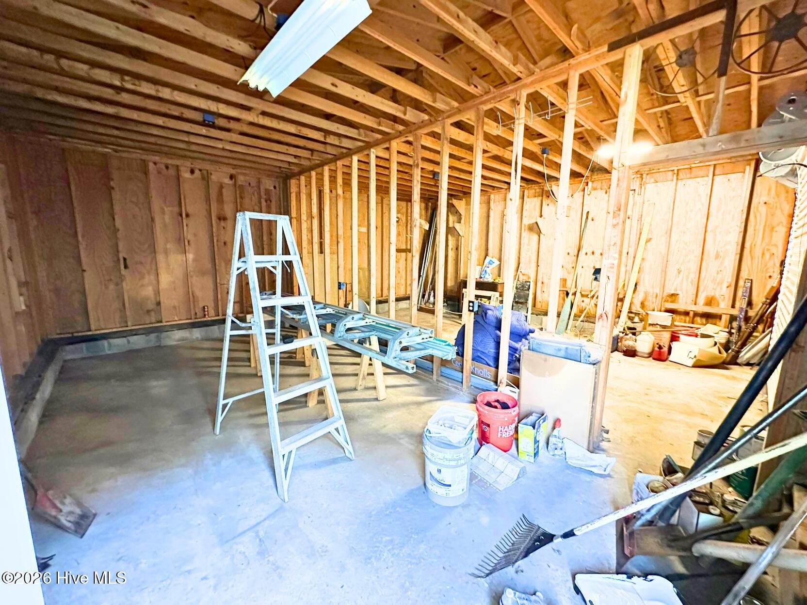 202 W Burgess Street Property Photo 31