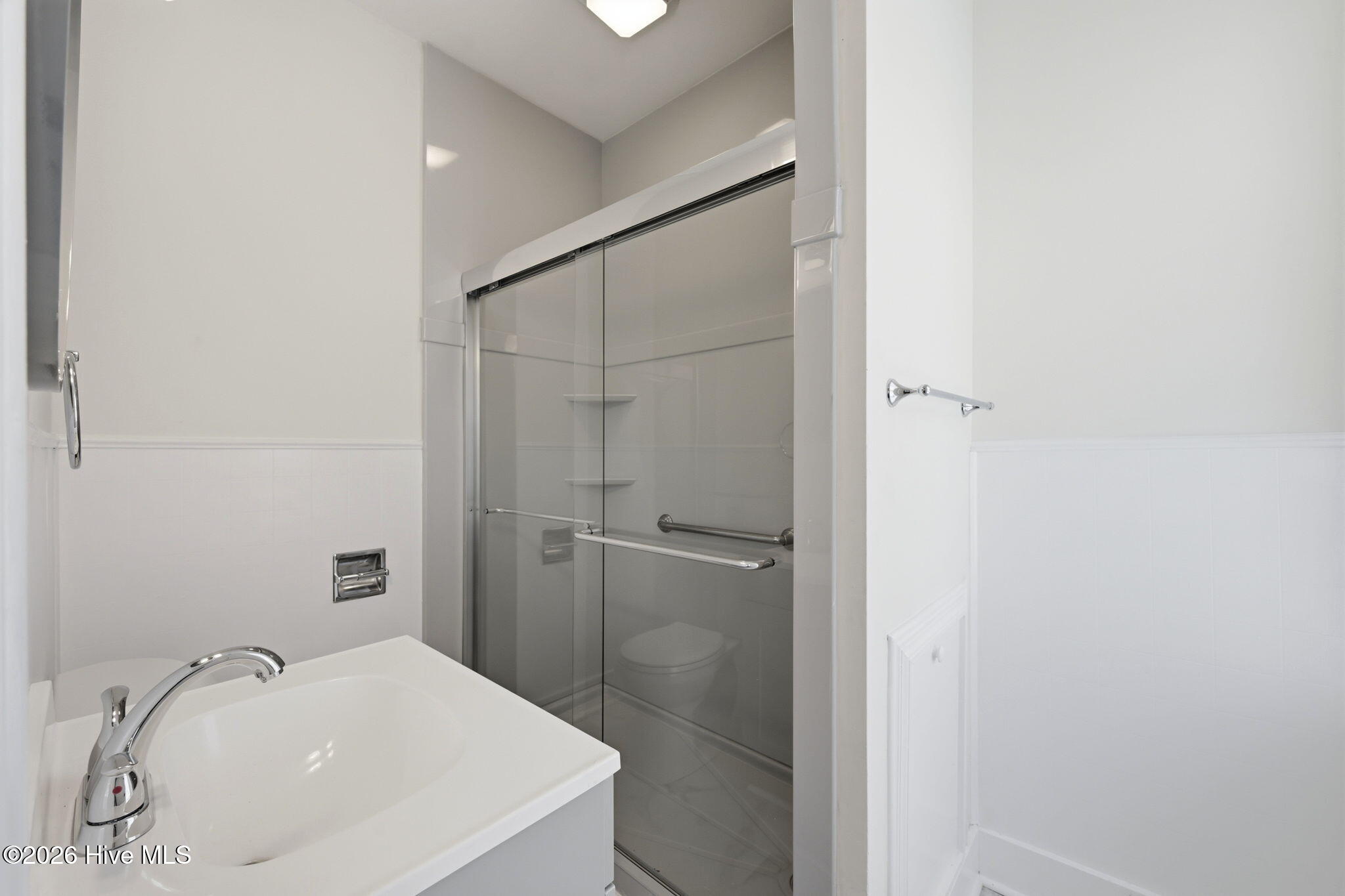 511 Middle Street B Property Photo 5