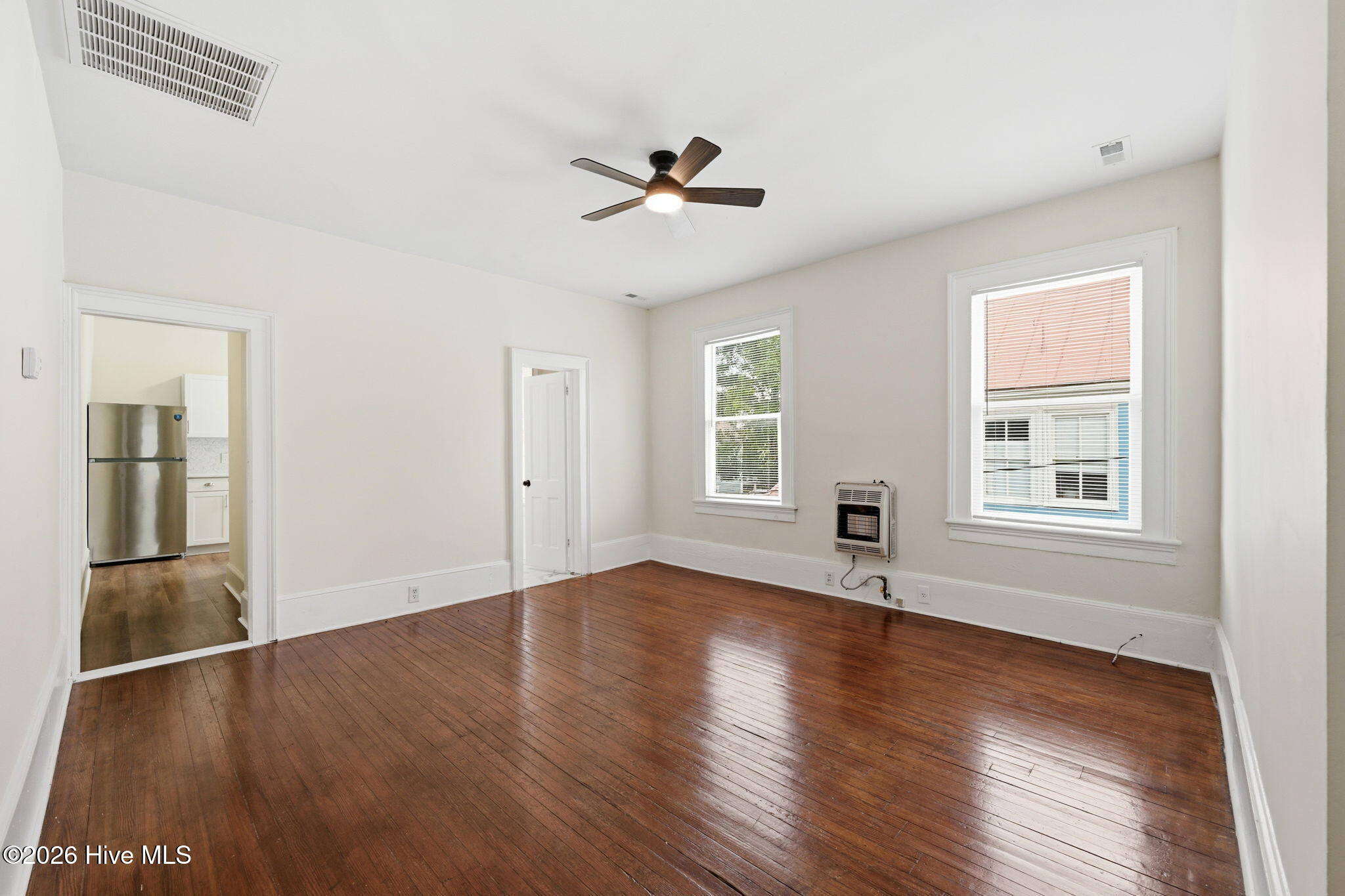 511 Middle Street B Property Photo 8
