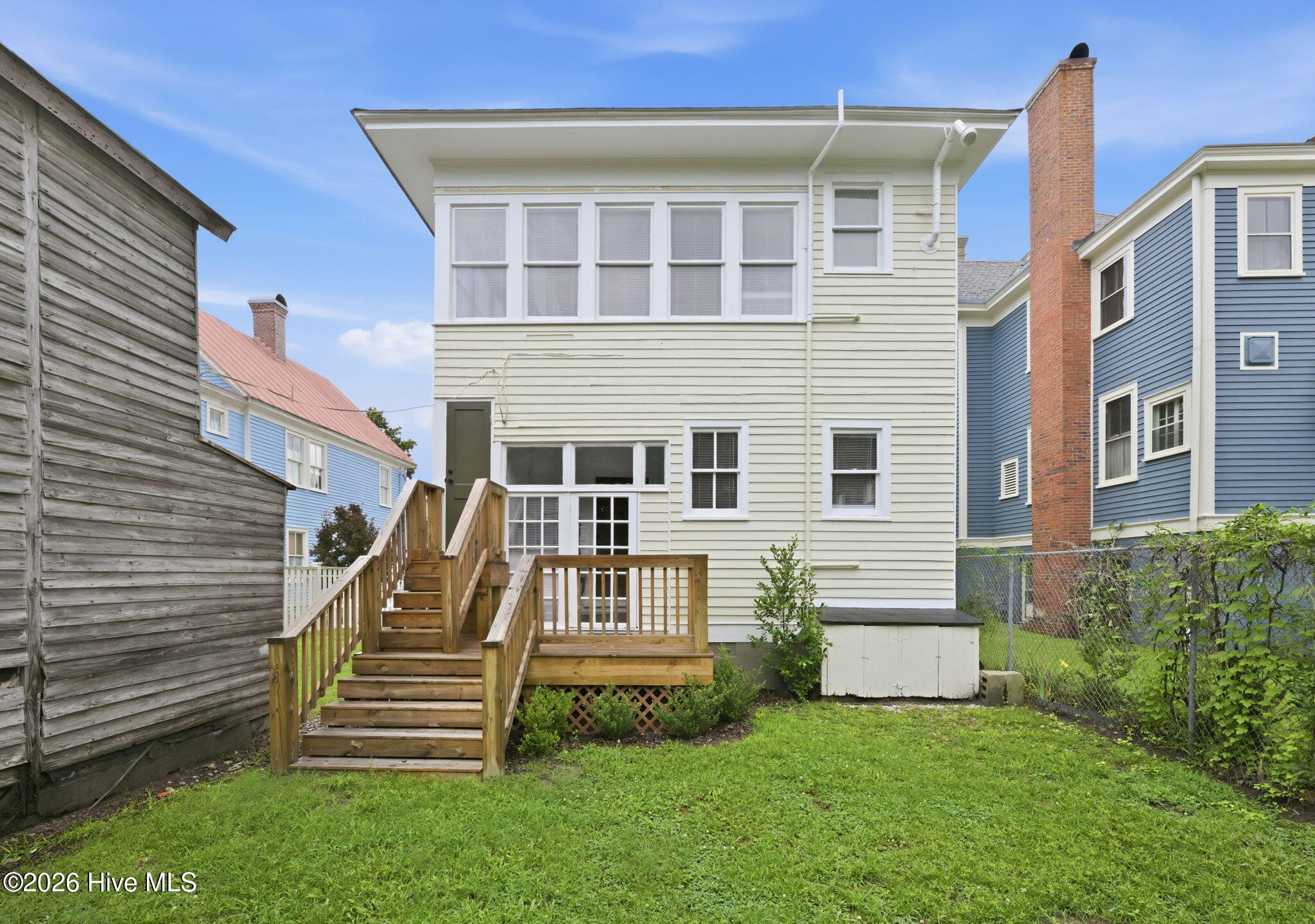 511 Middle Street B Property Photo 12