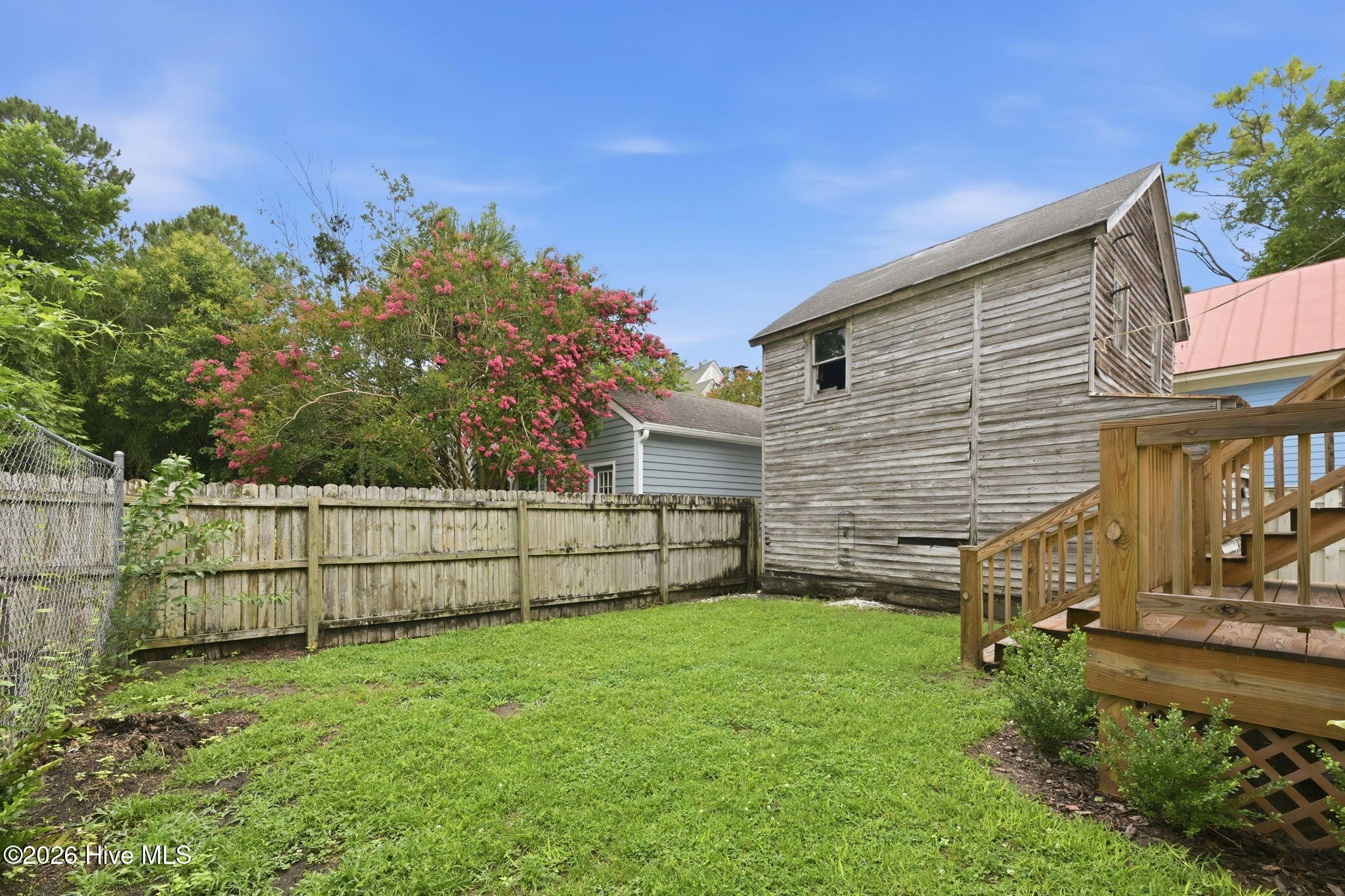 511 Middle Street B Property Photo 14