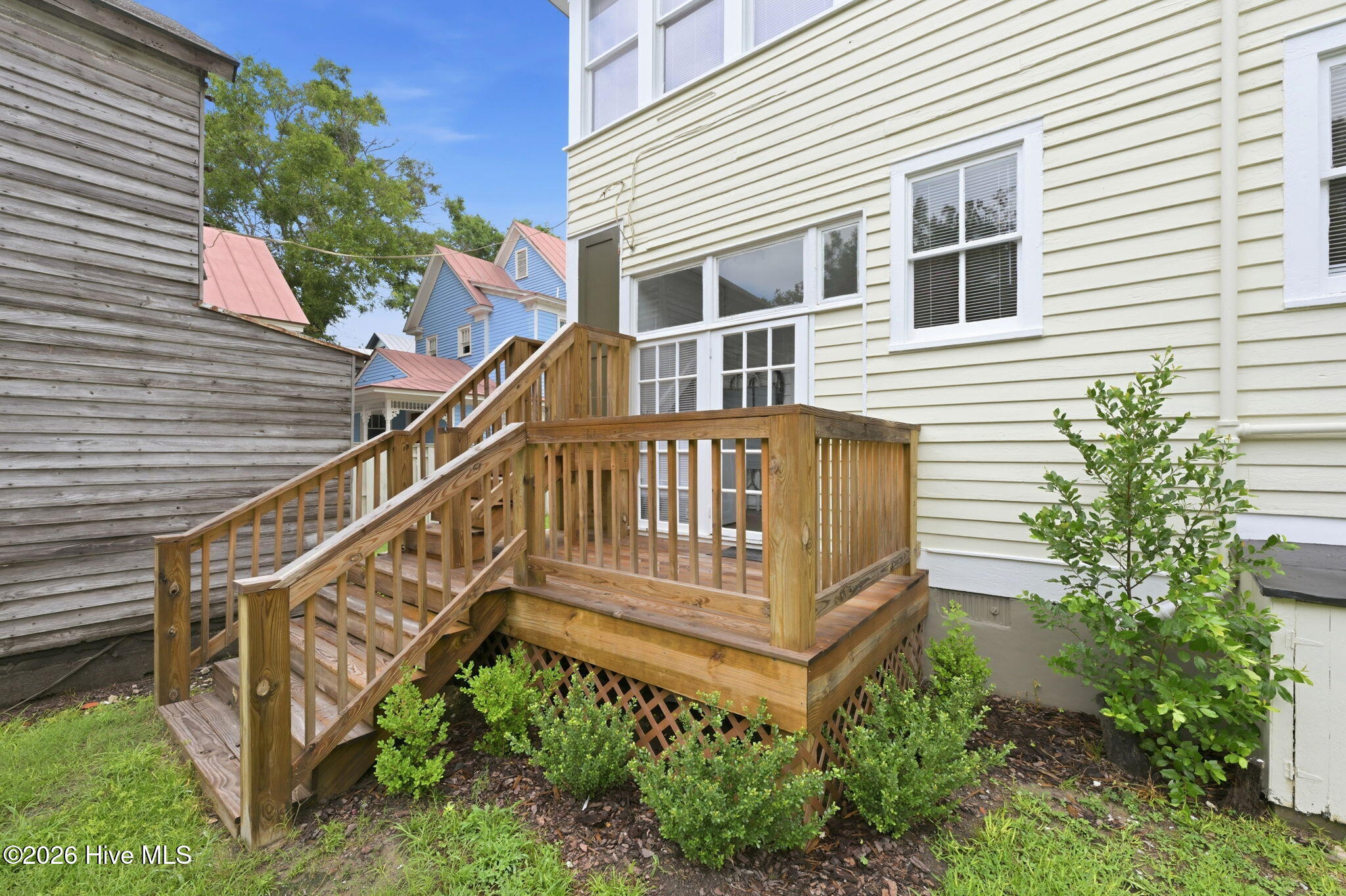 511 Middle Street B Property Photo 15