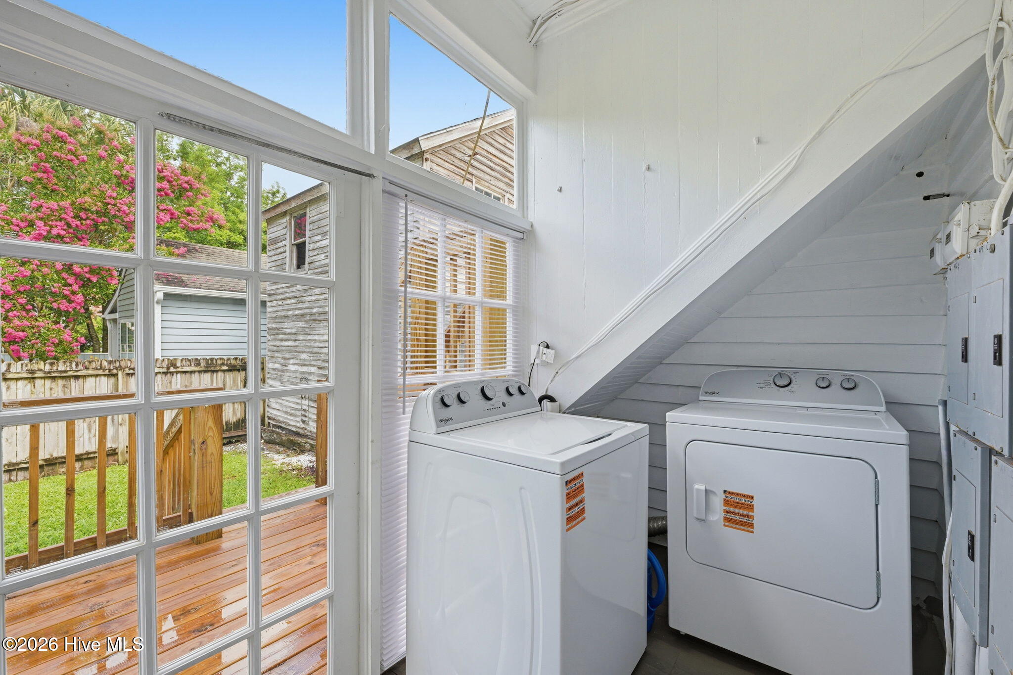 511 Middle Street B Property Photo 16