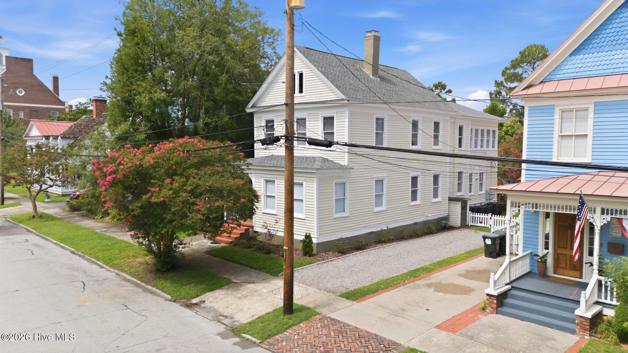 511 Middle Street C Property Photo 1
