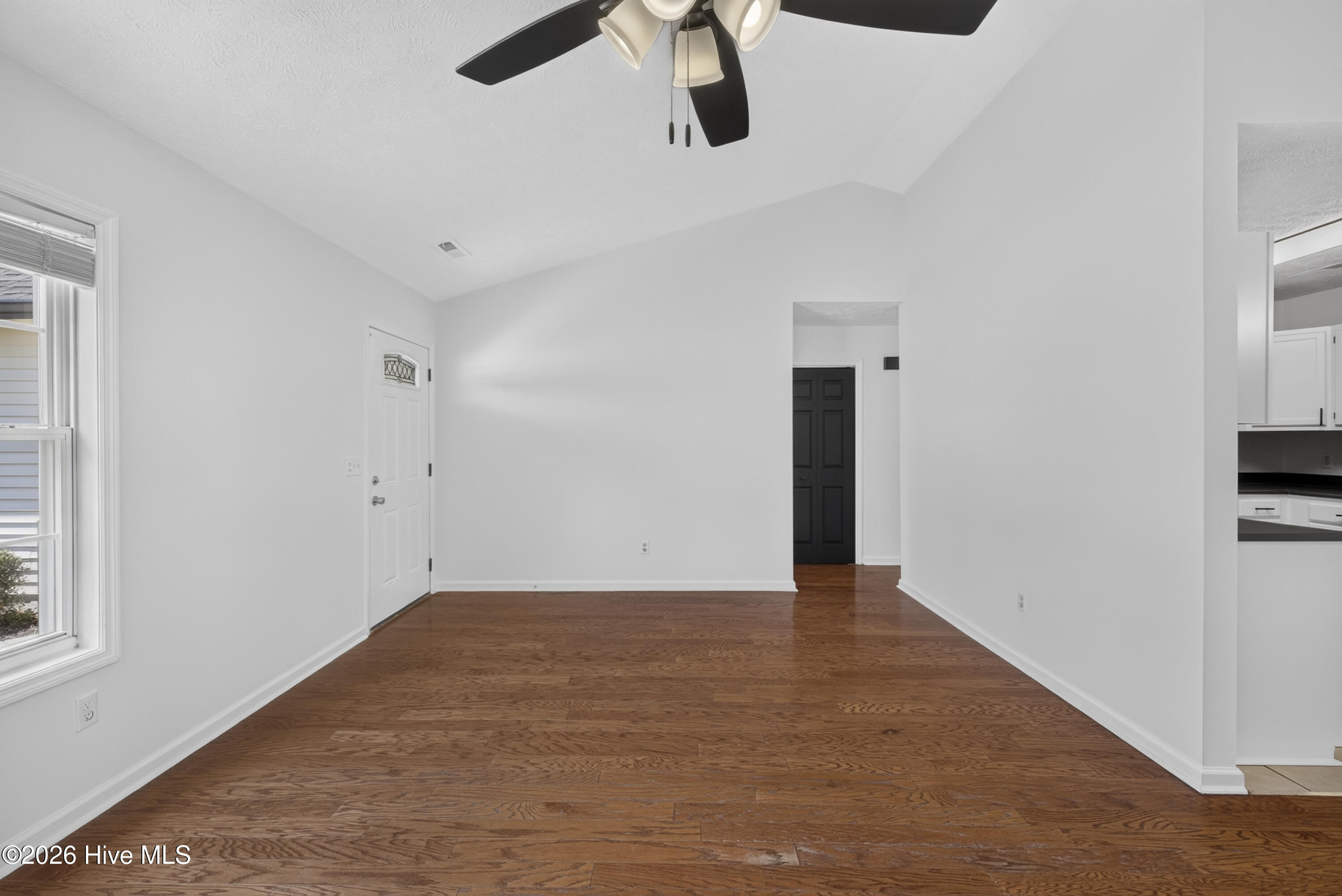 806 Saddle Point Property Photo 5