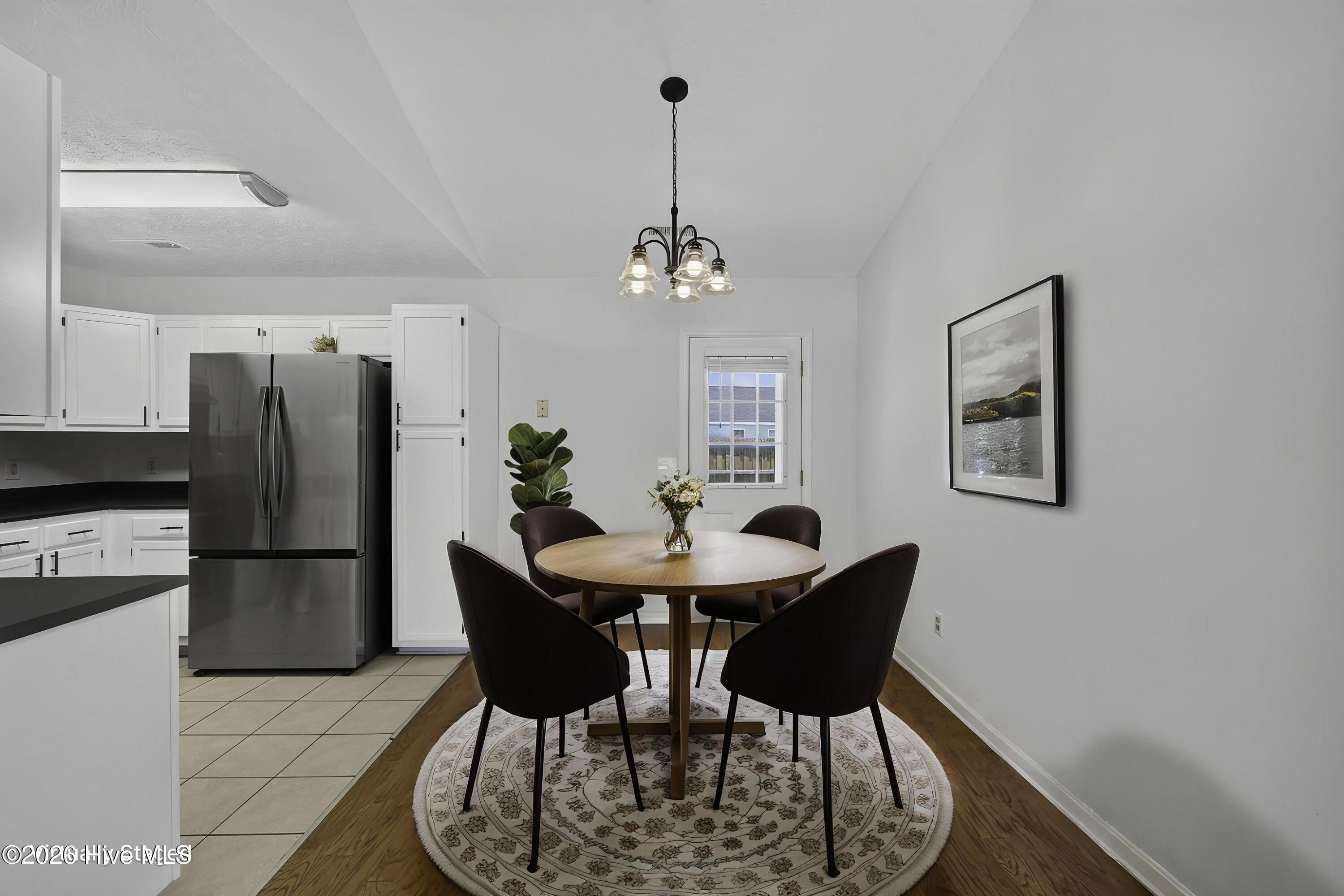 806 Saddle Point Property Photo 8