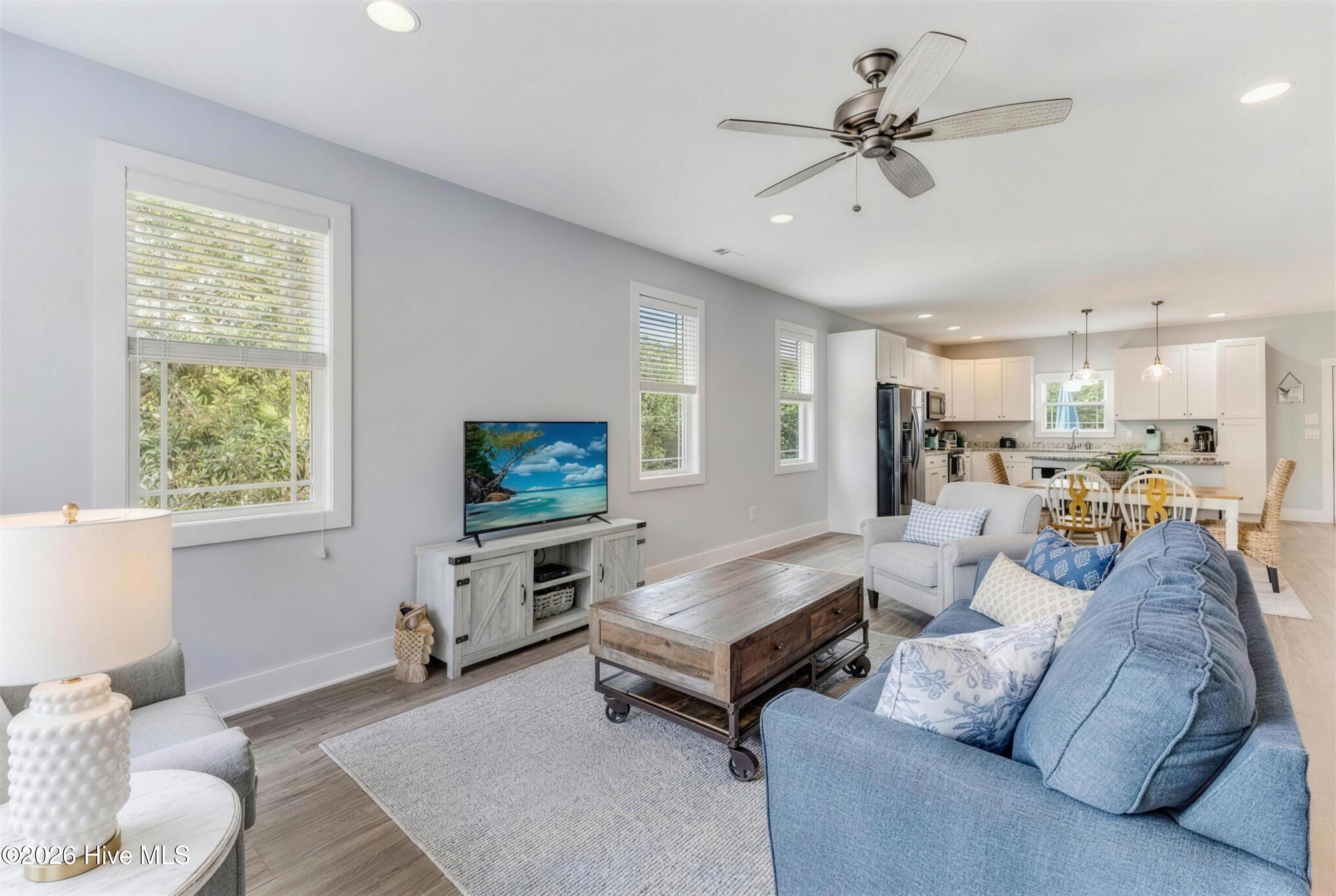 2602 E Oak Island Drive Property Photo 17