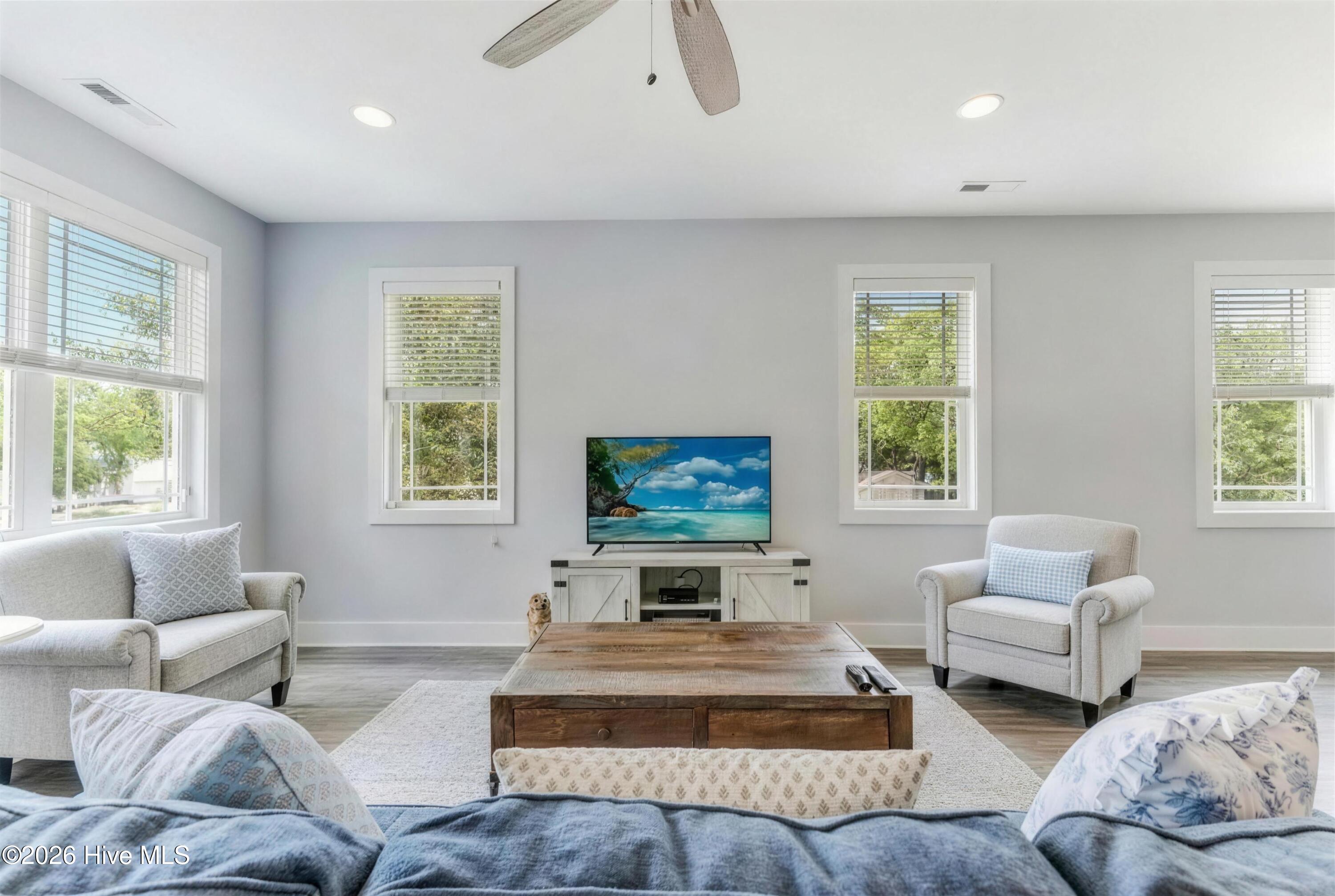 2602 E Oak Island Drive Property Photo 19