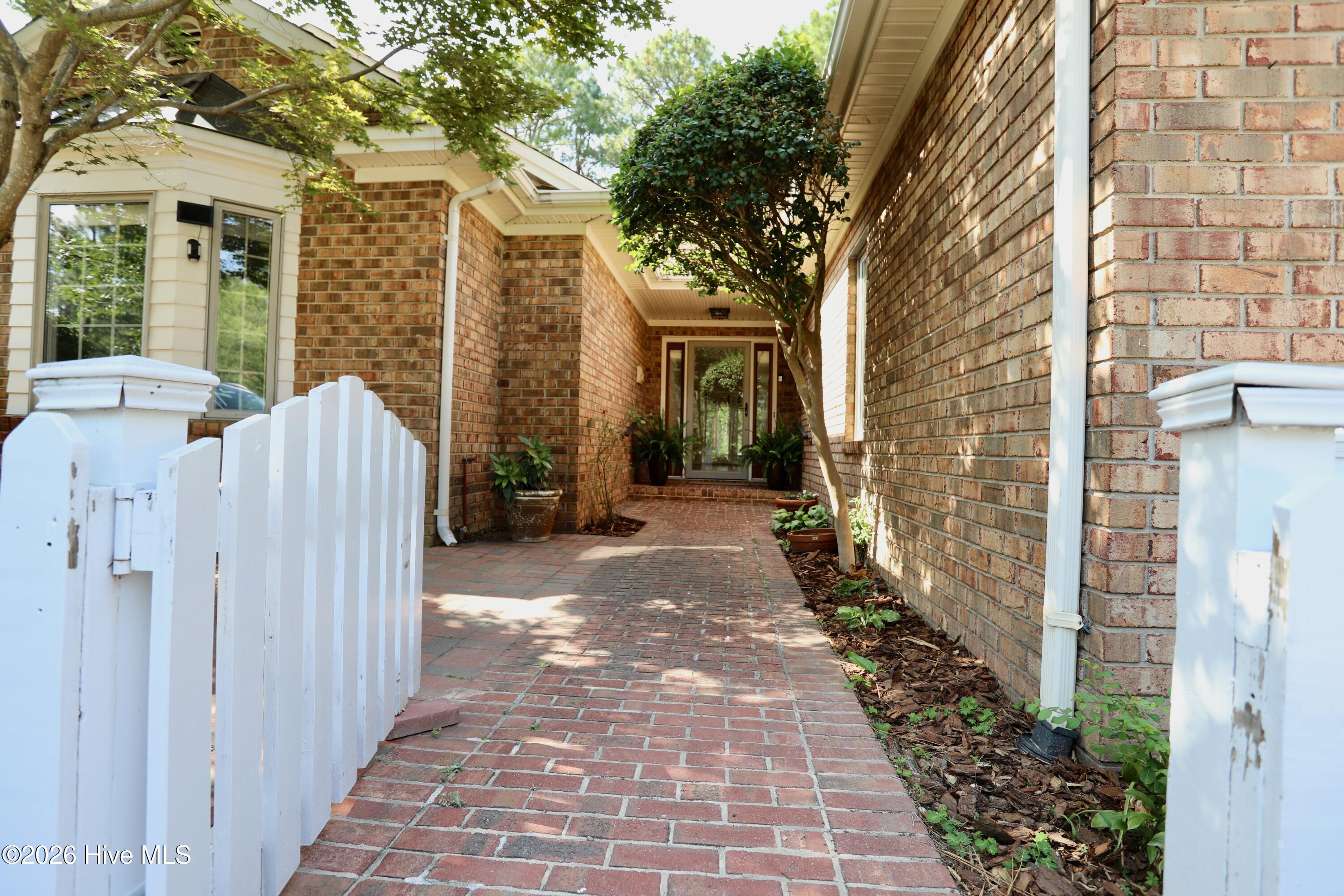 160 Hunter Trail Property Photo 4