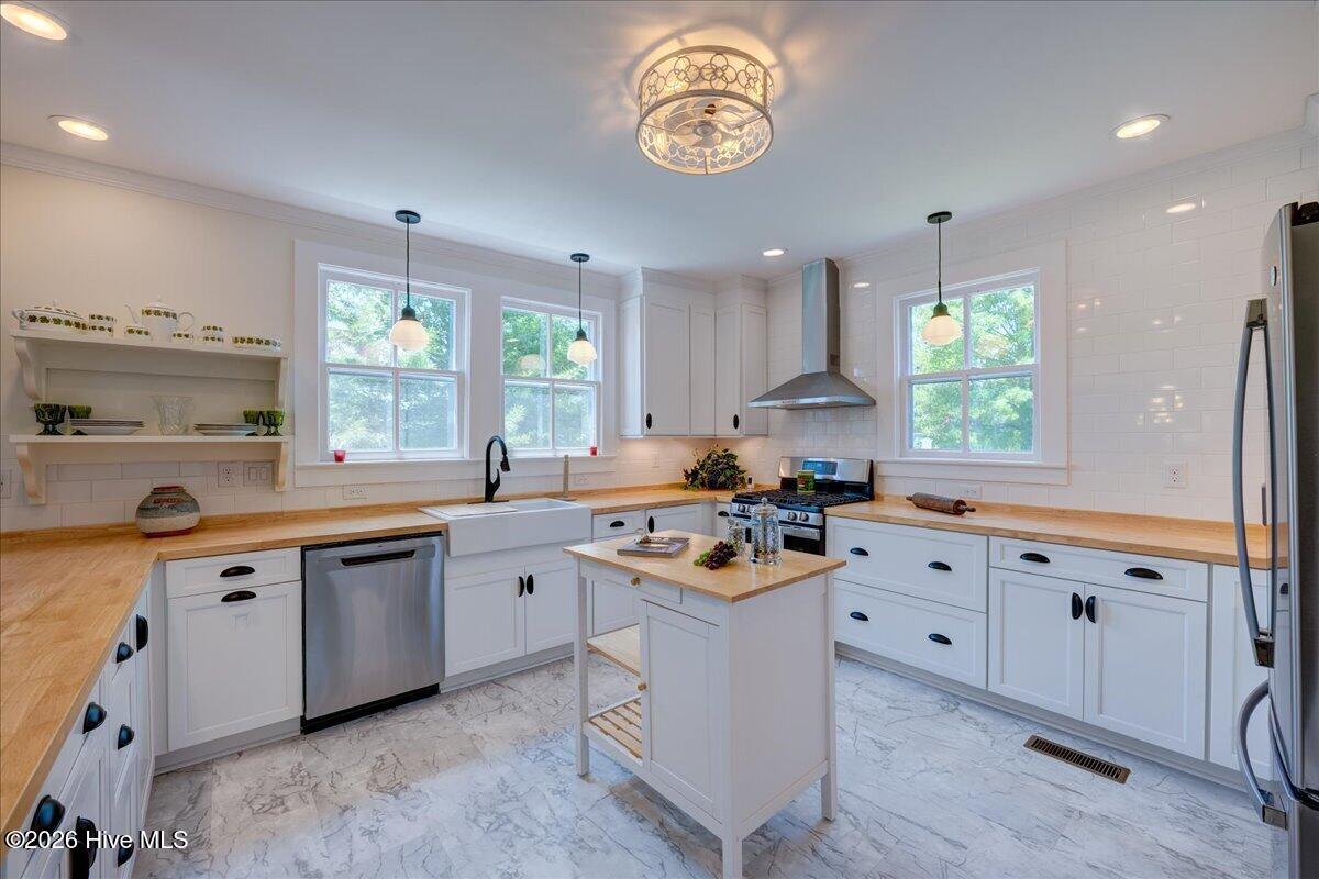 405 Hancock Street Property Photo 14