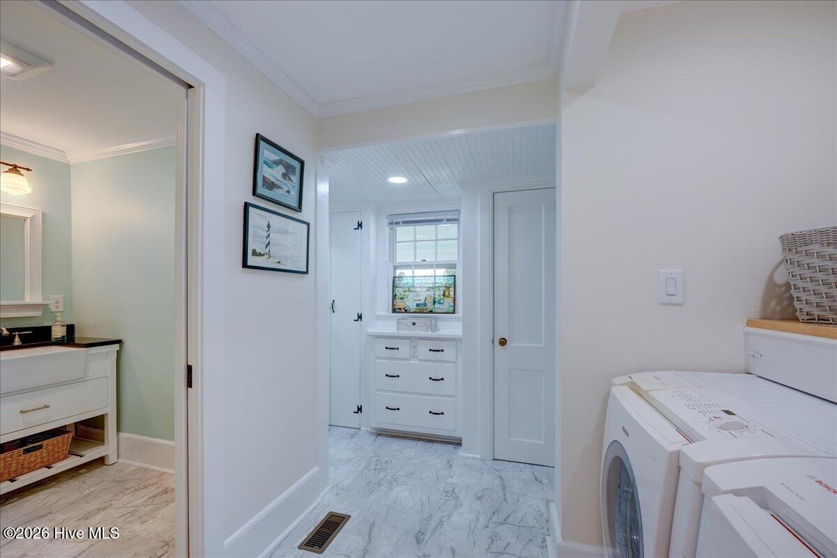 405 Hancock Street Property Photo 16
