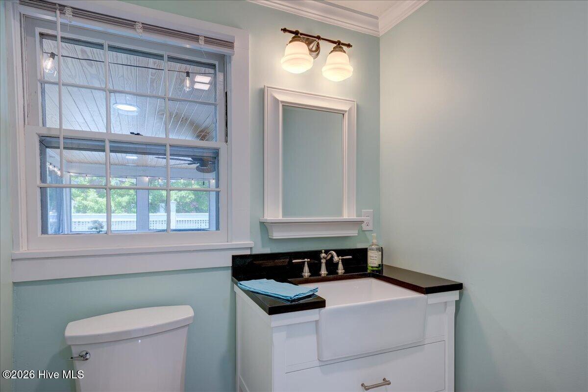 405 Hancock Street Property Photo 17