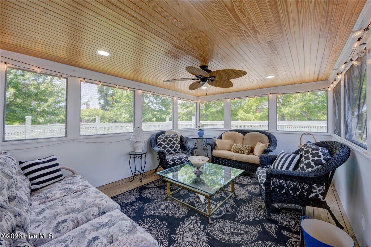 405 Hancock Street Property Photo 20