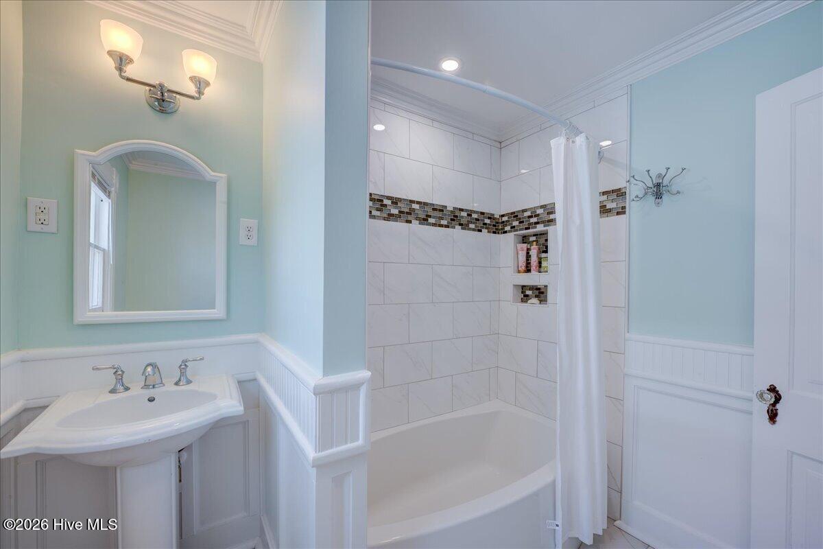 405 Hancock Street Property Photo 26