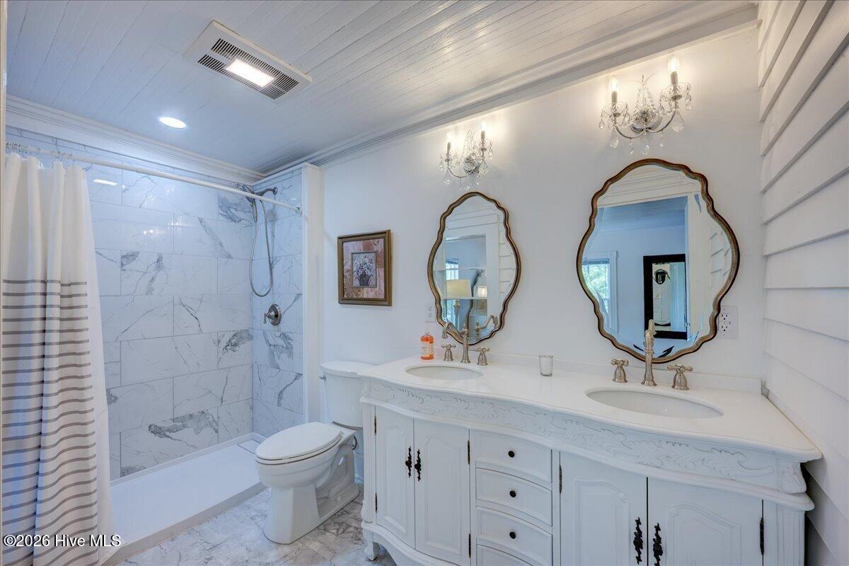 405 Hancock Street Property Photo 34