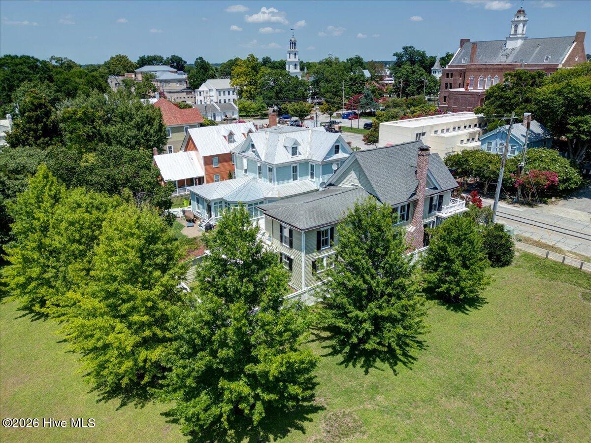 405 Hancock Street Property Photo 36