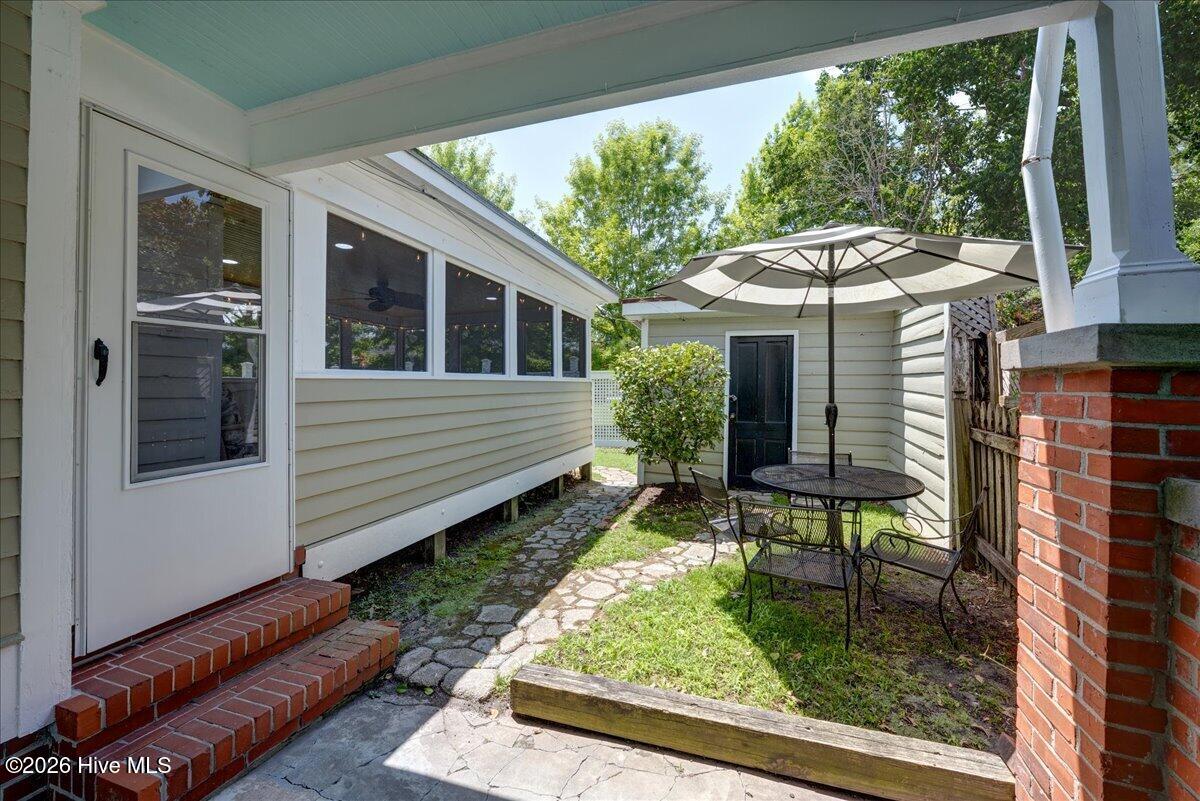 405 Hancock Street Property Photo 44