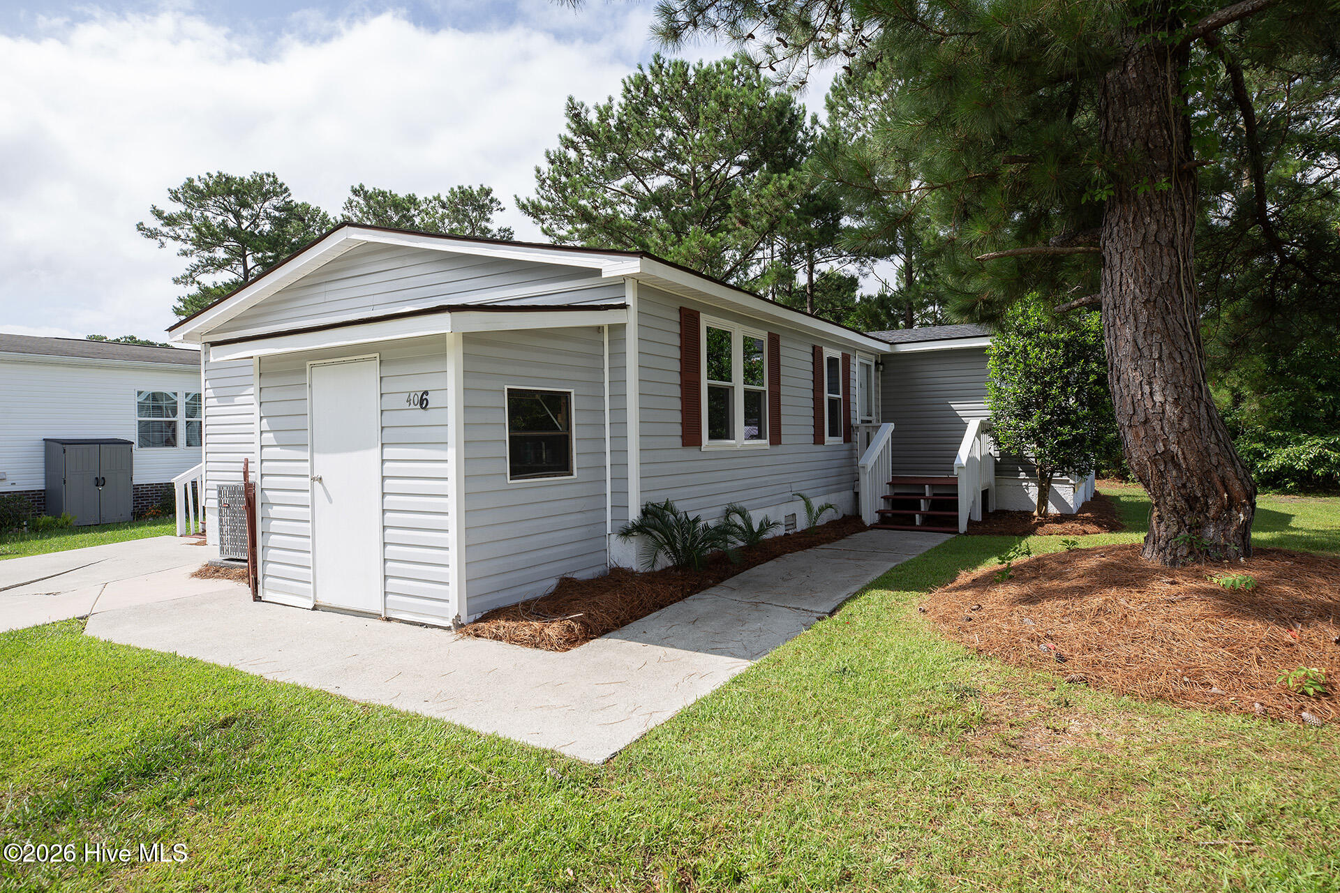 406 Ensign Court Property Photo 1