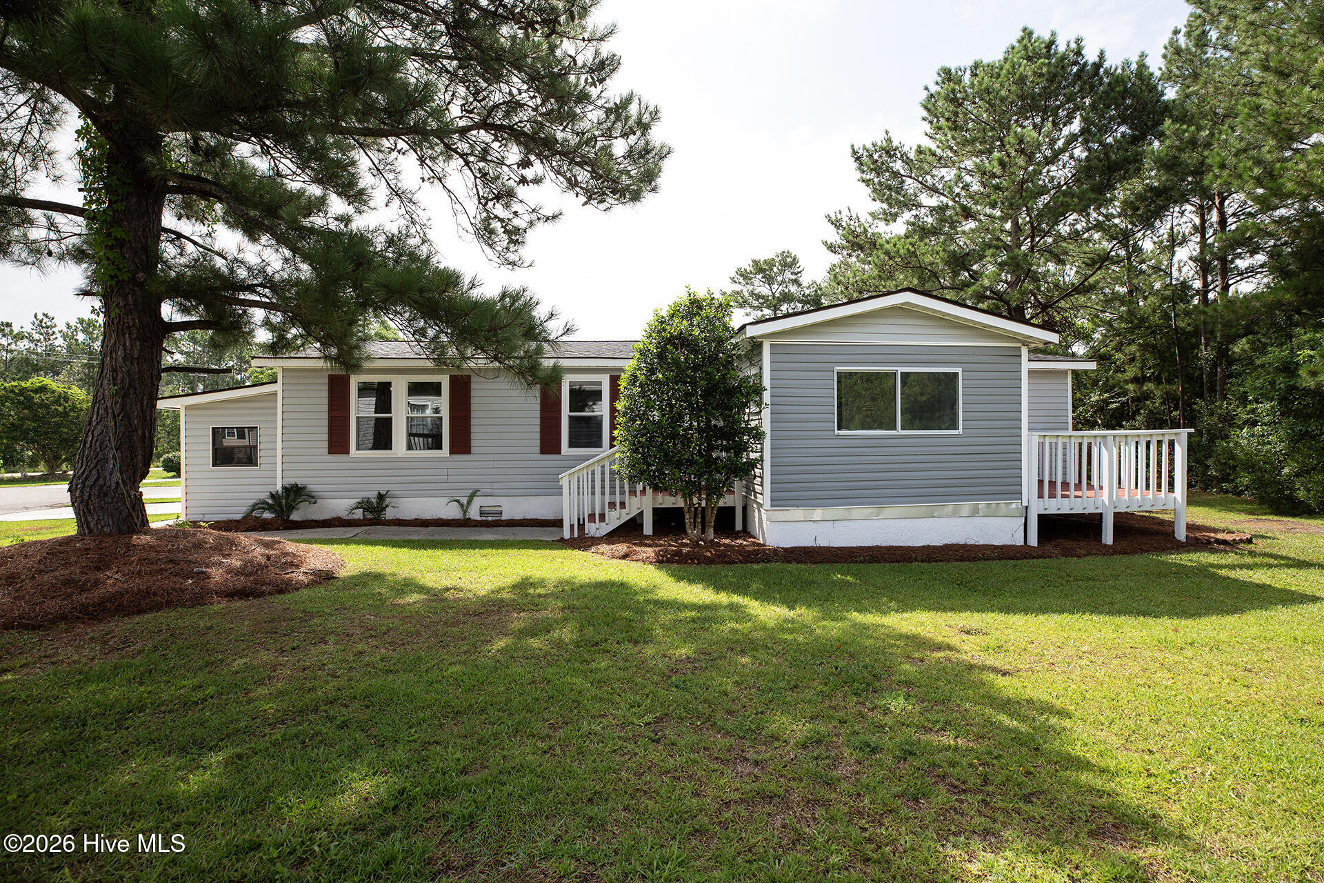 406 Ensign Court Property Photo 7