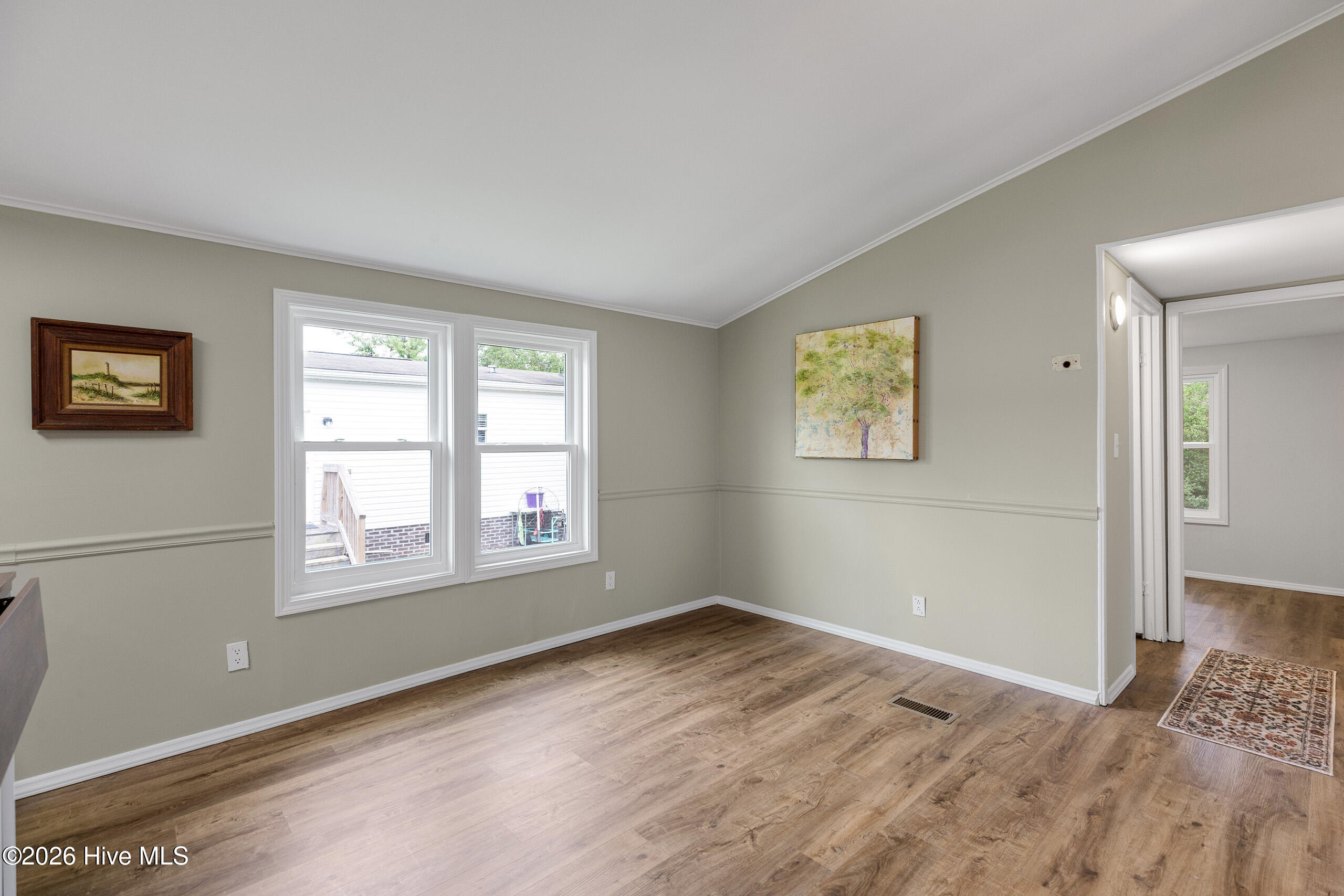 406 Ensign Court Property Photo 16