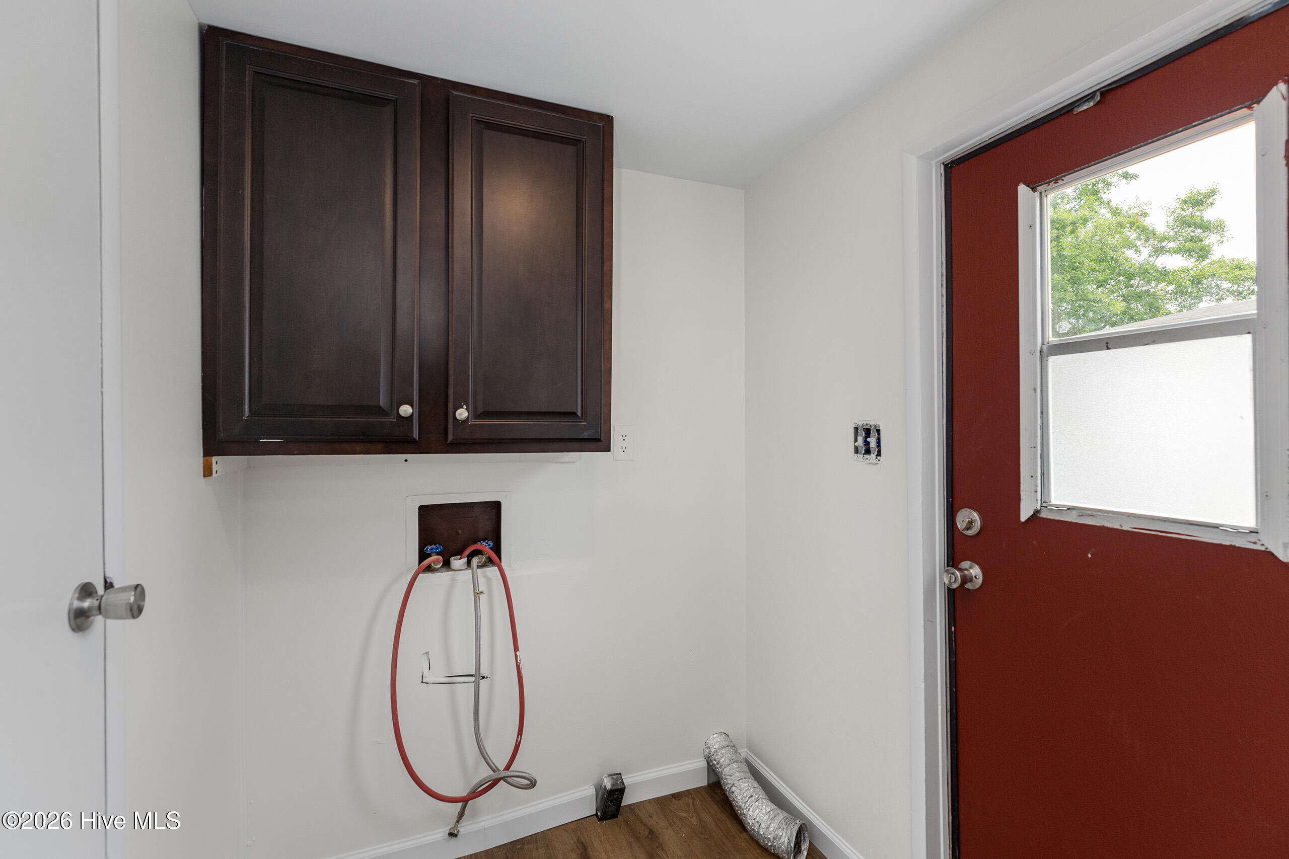 406 Ensign Court Property Photo 19