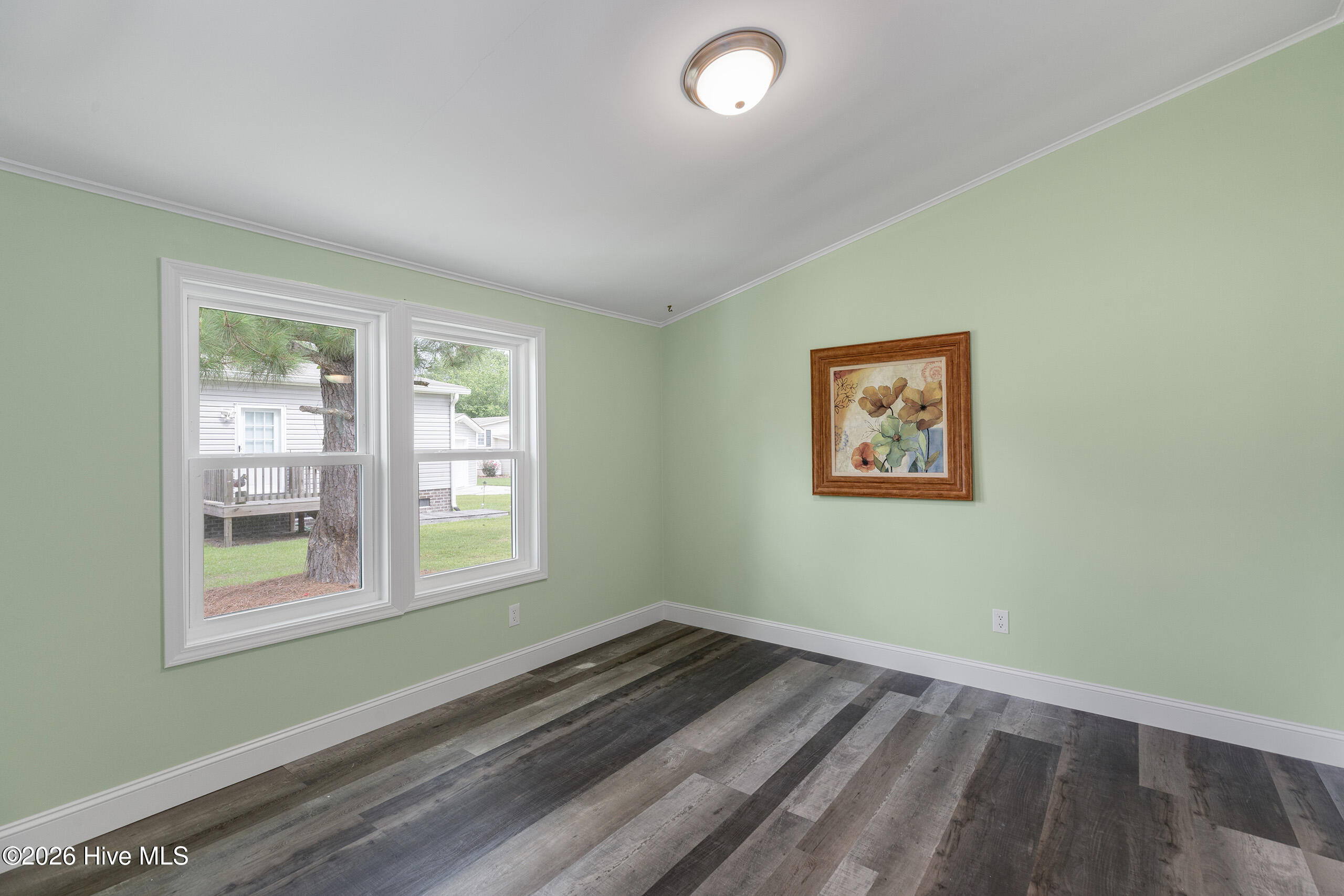 406 Ensign Court Property Photo 20