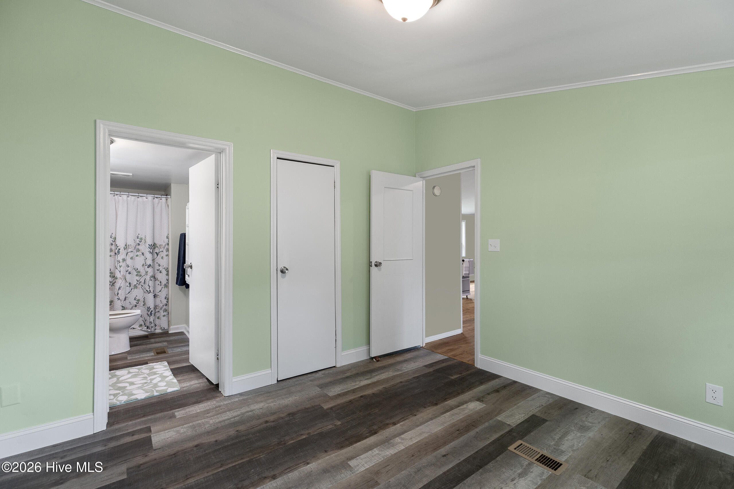 406 Ensign Court Property Photo 21