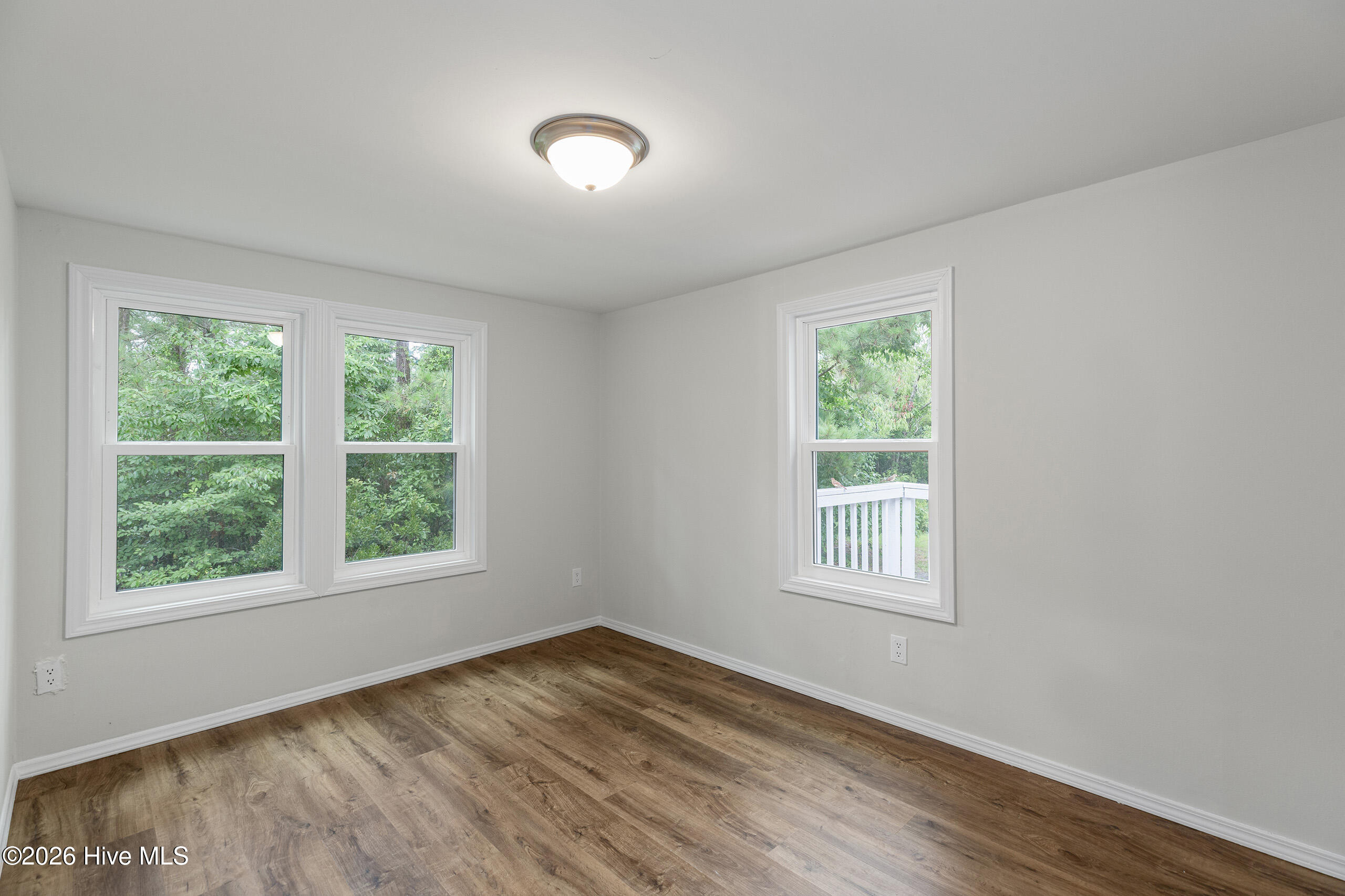 406 Ensign Court Property Photo 23