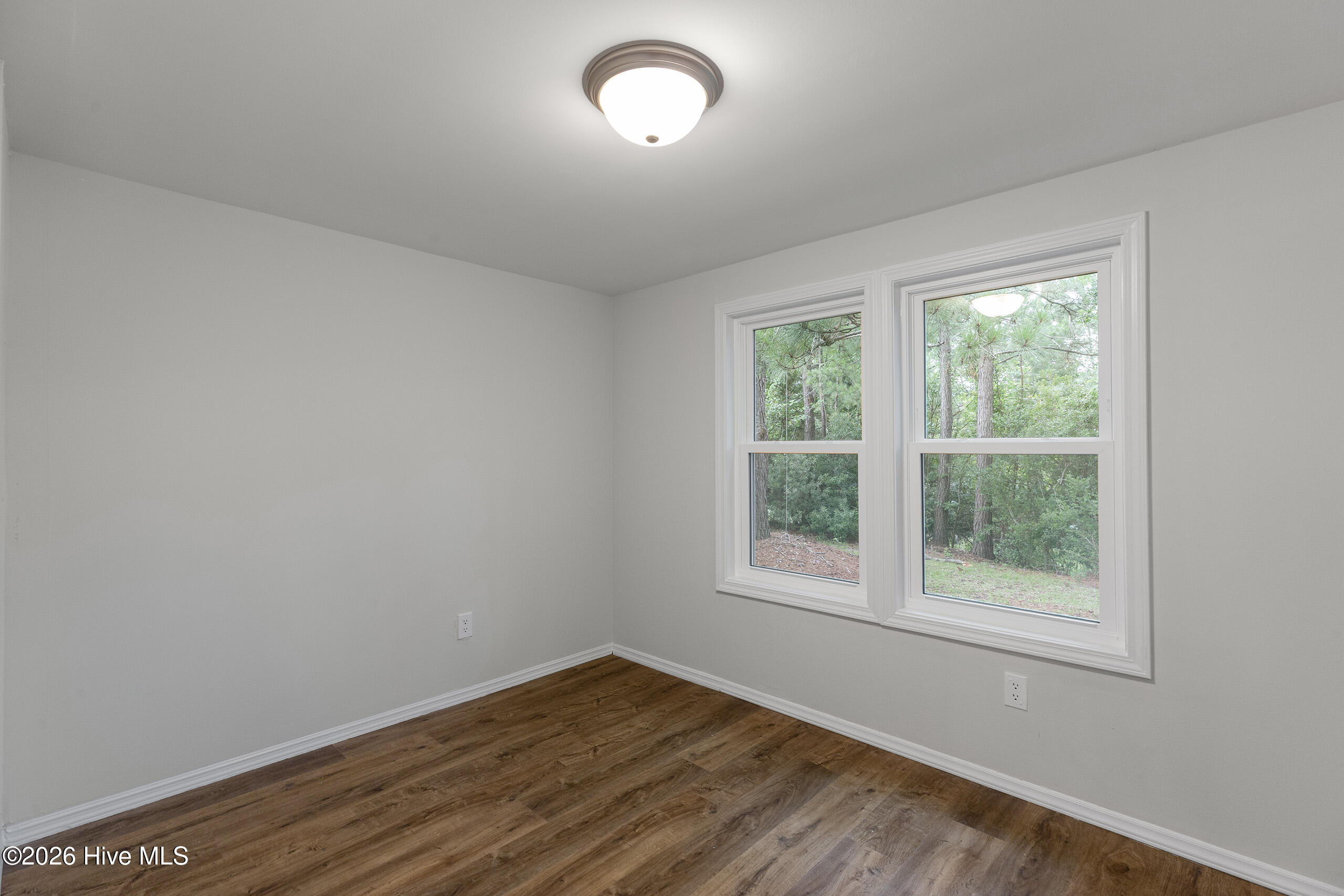 406 Ensign Court Property Photo 25