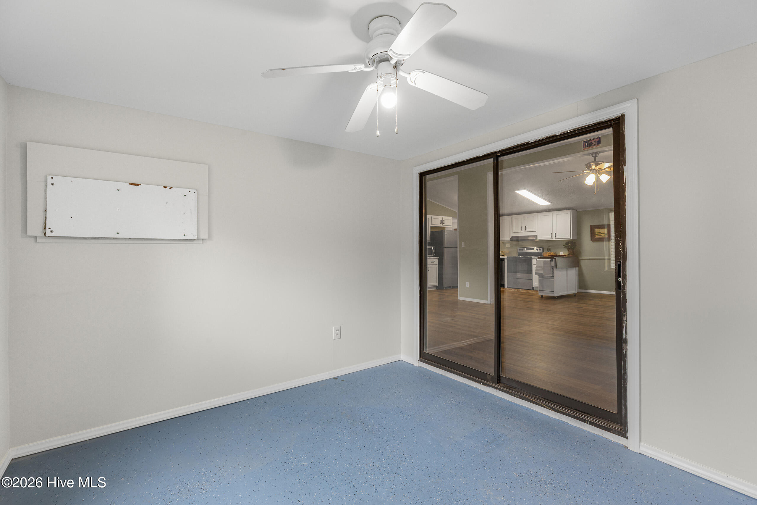 406 Ensign Court Property Photo 29