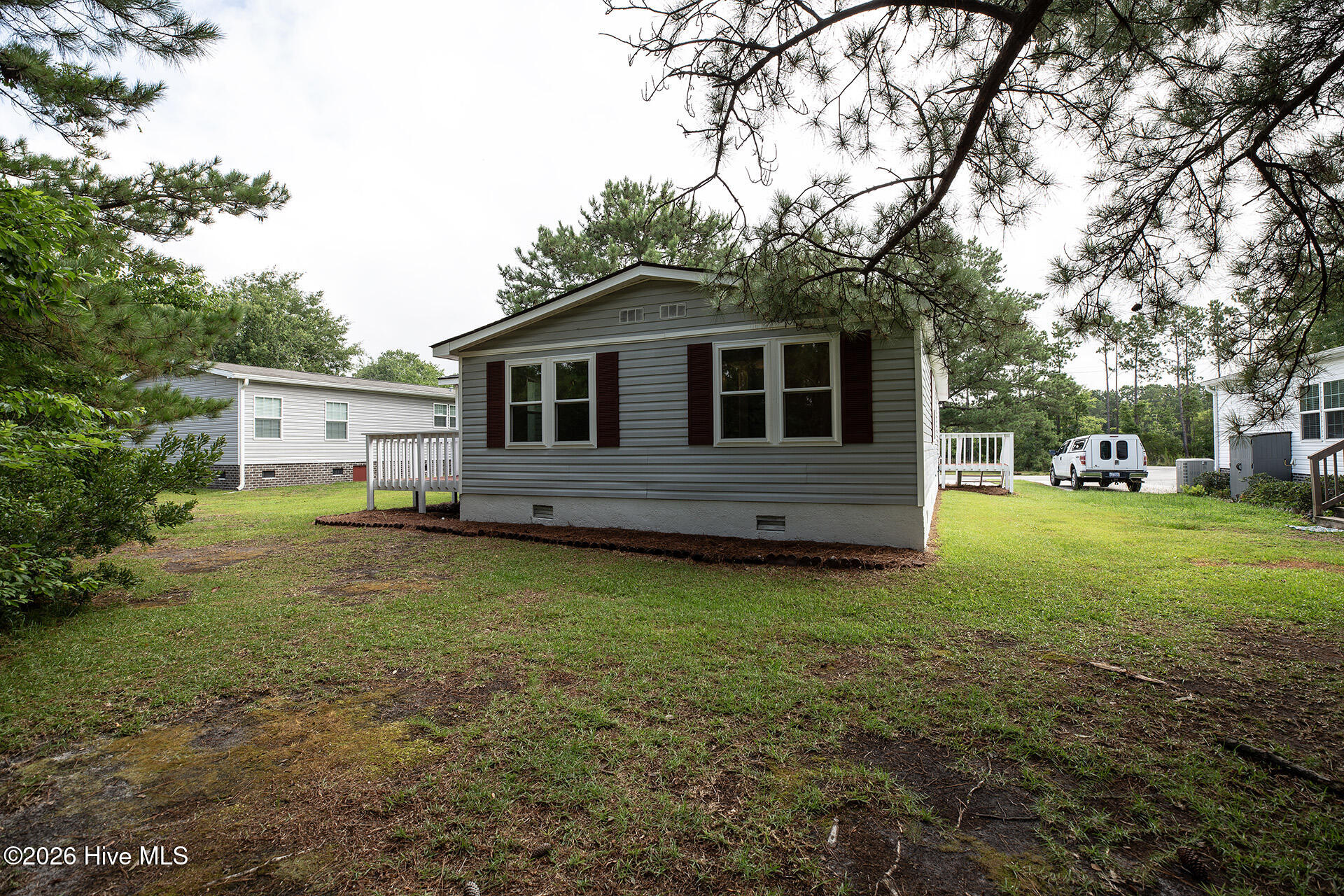 406 Ensign Court Property Photo 33