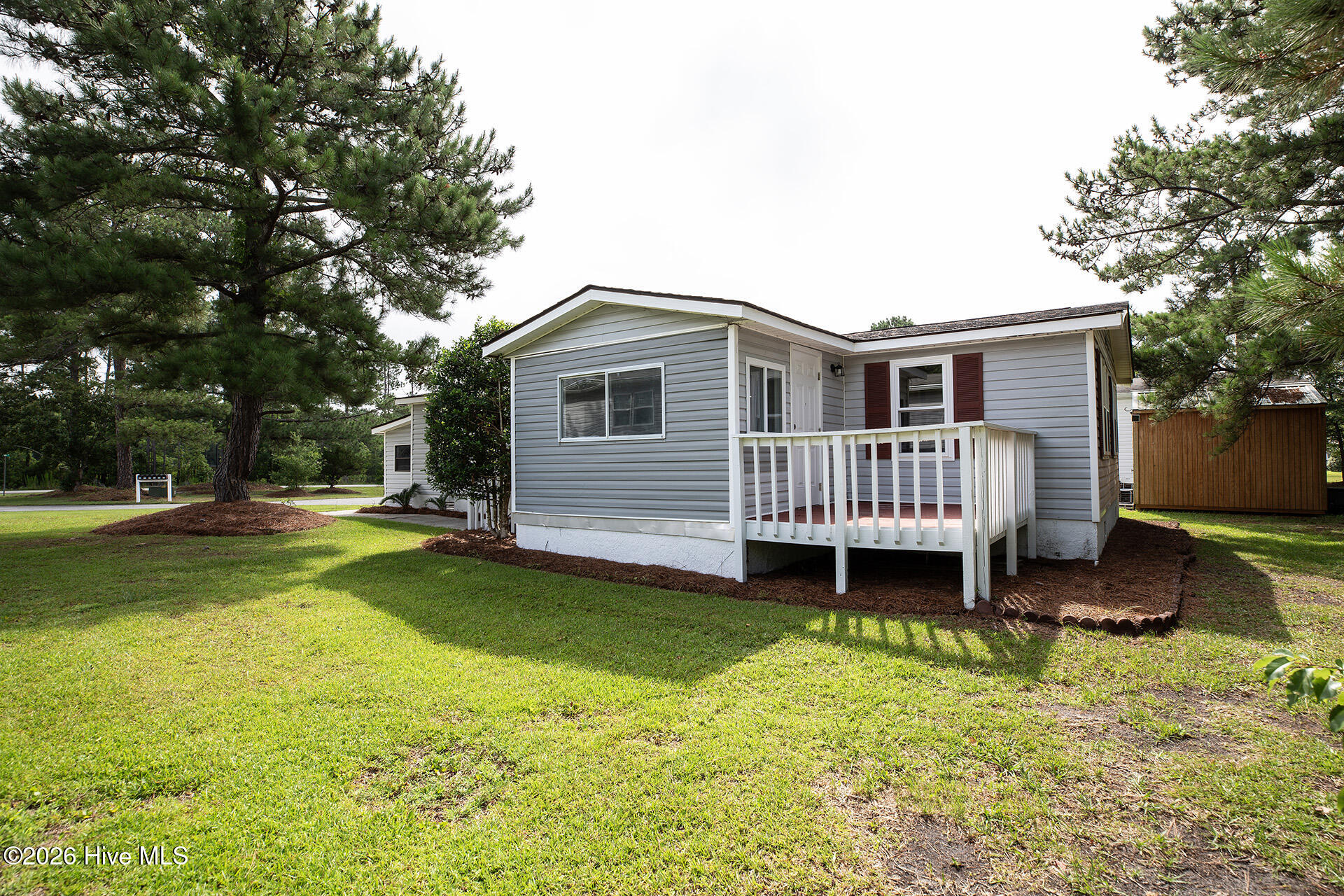 406 Ensign Court Property Photo 34