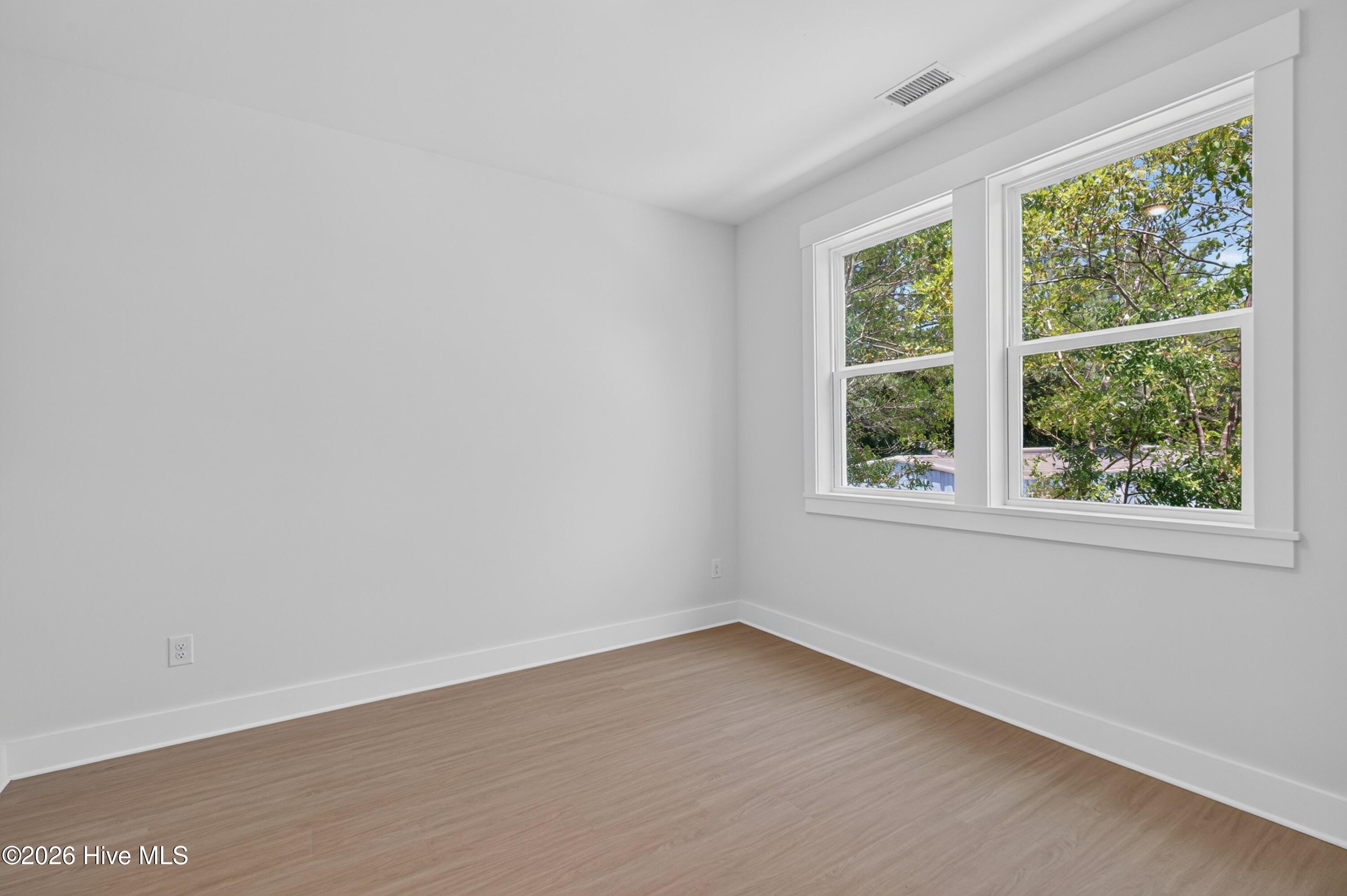 326 Forest Park Road B Property Photo 6