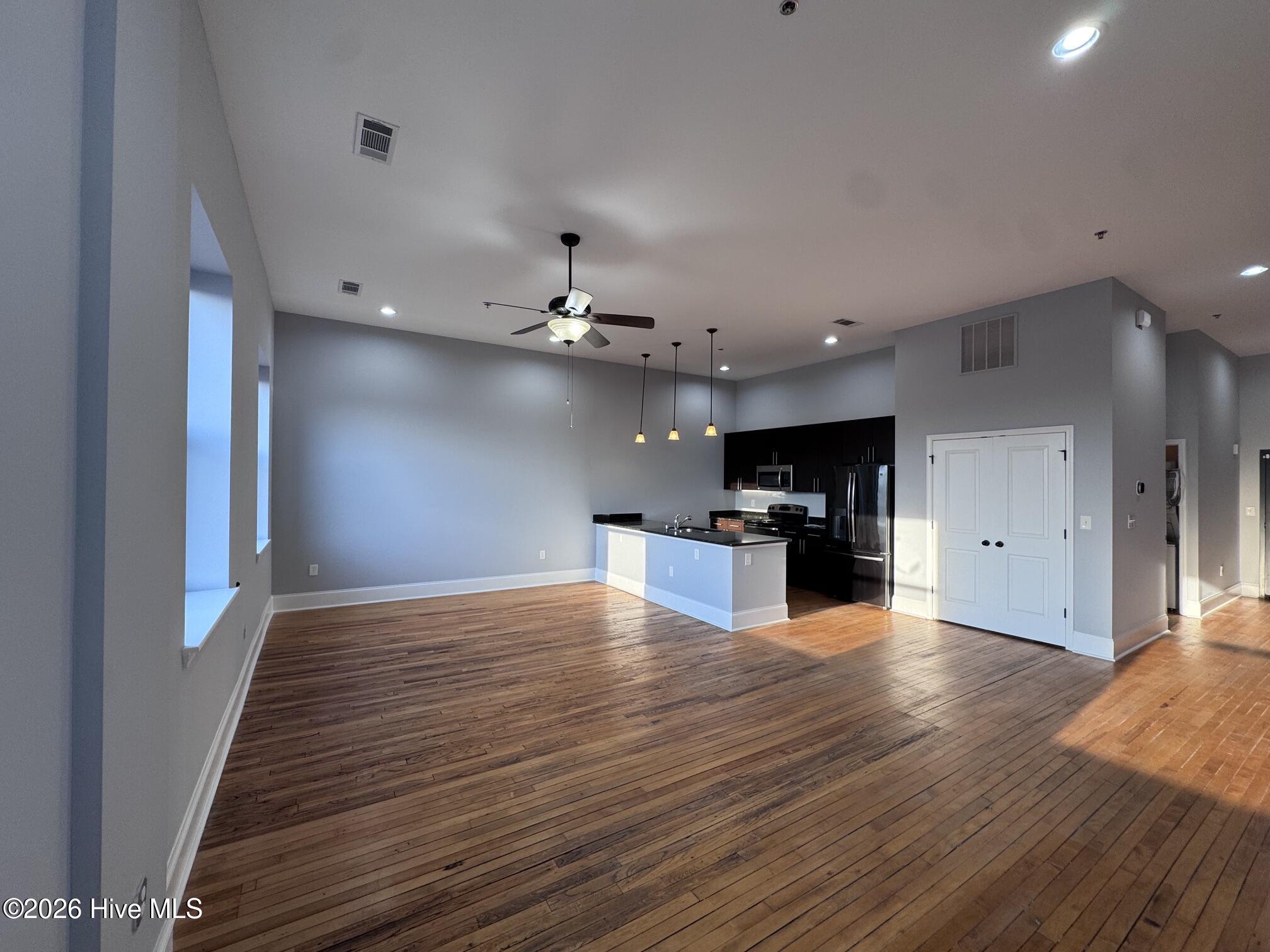 936 Broad Street 412 Property Photo 4