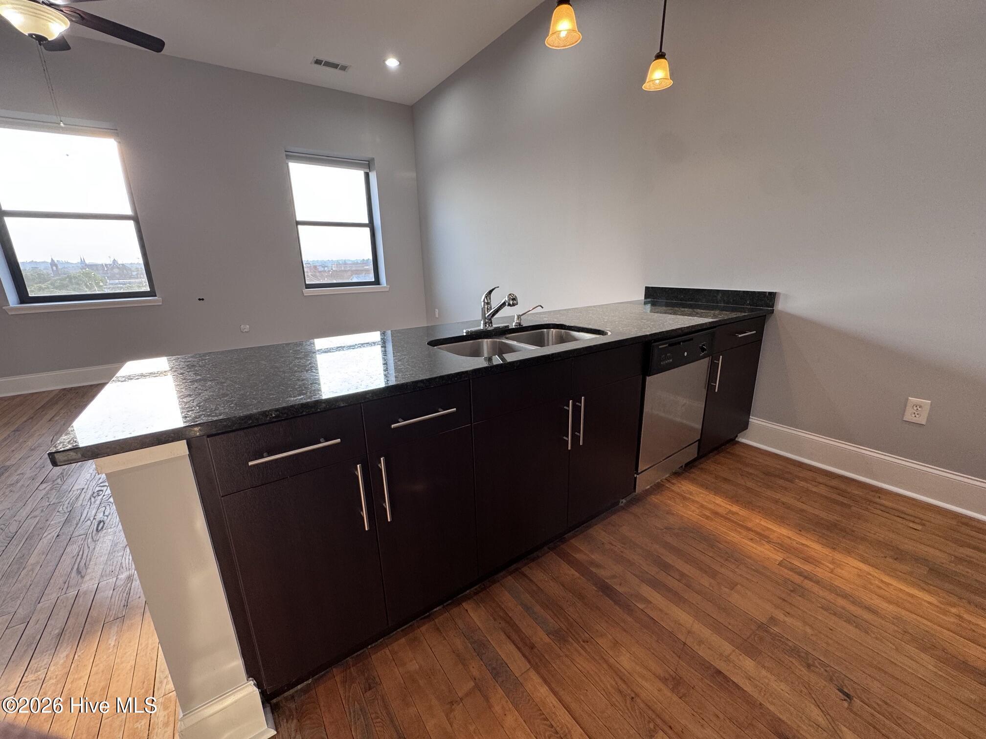 936 Broad Street 412 Property Photo 6