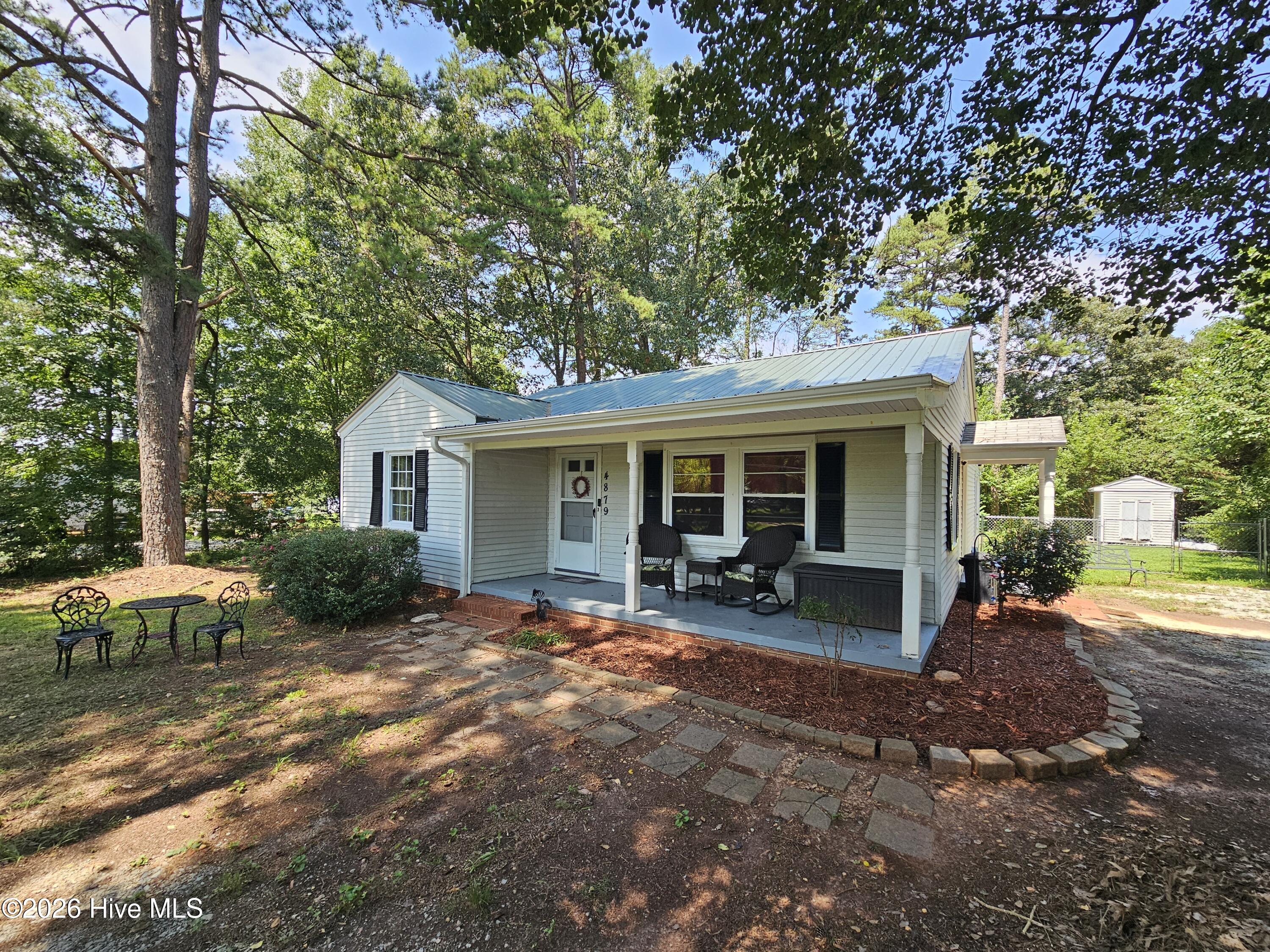 4879 Nc Highway 57 N Property Photo 2