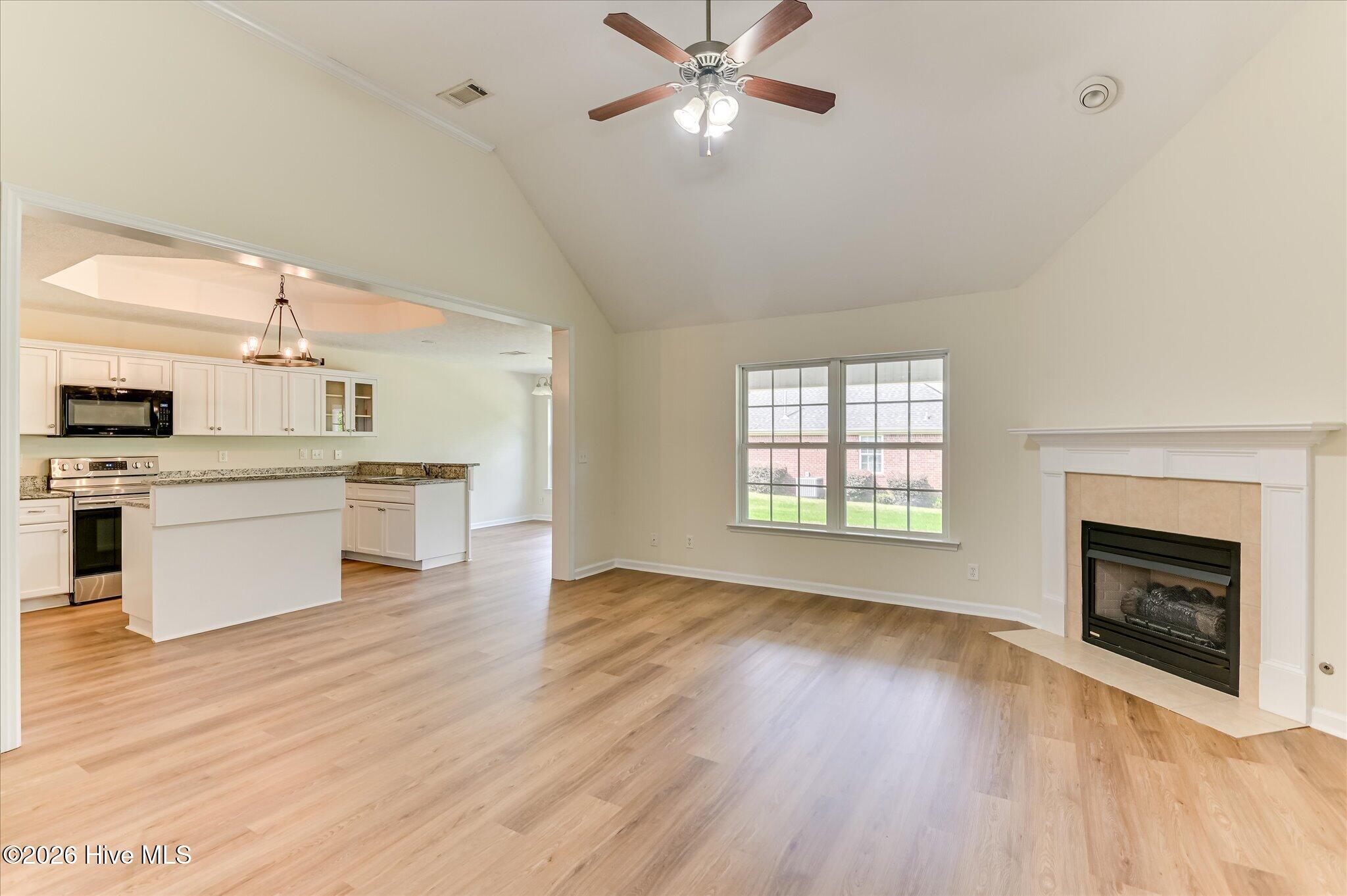 3227 Riverstone Drive Property Photo 7