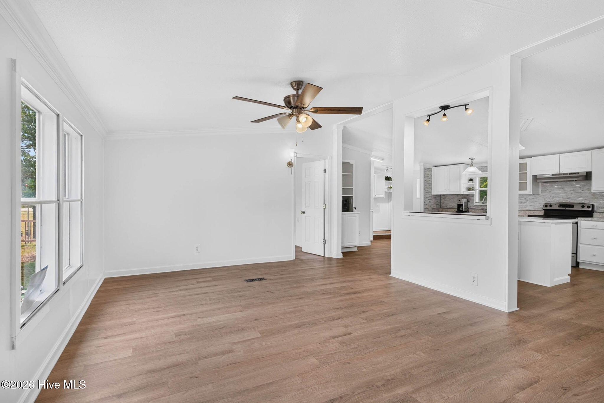 1199 Zack Street Se Property Photo 7