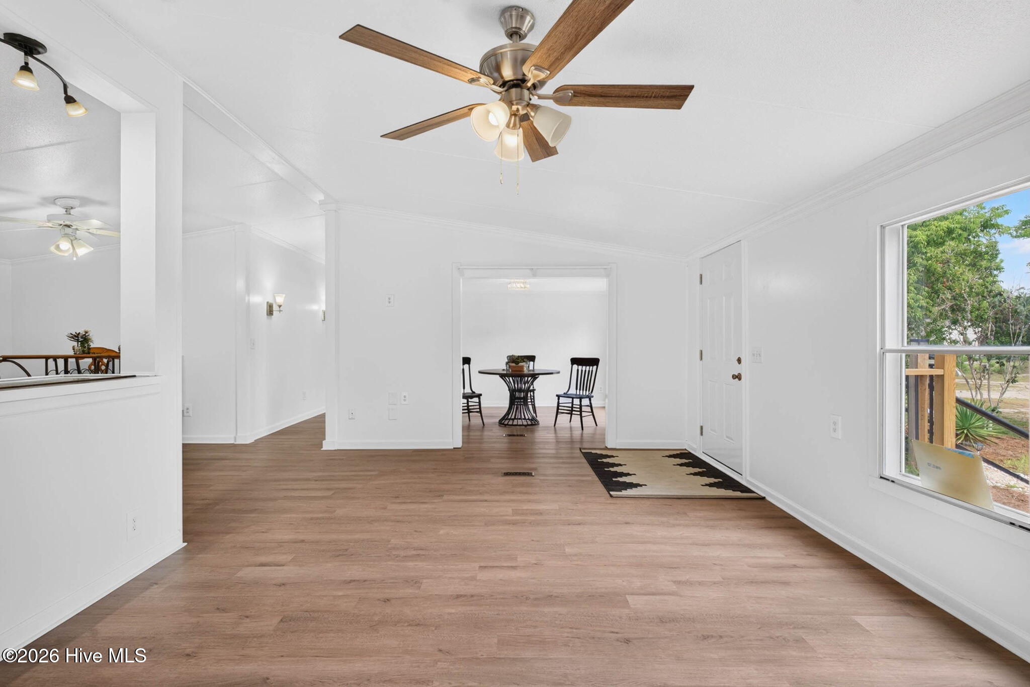 1199 Zack Street Se Property Photo 8