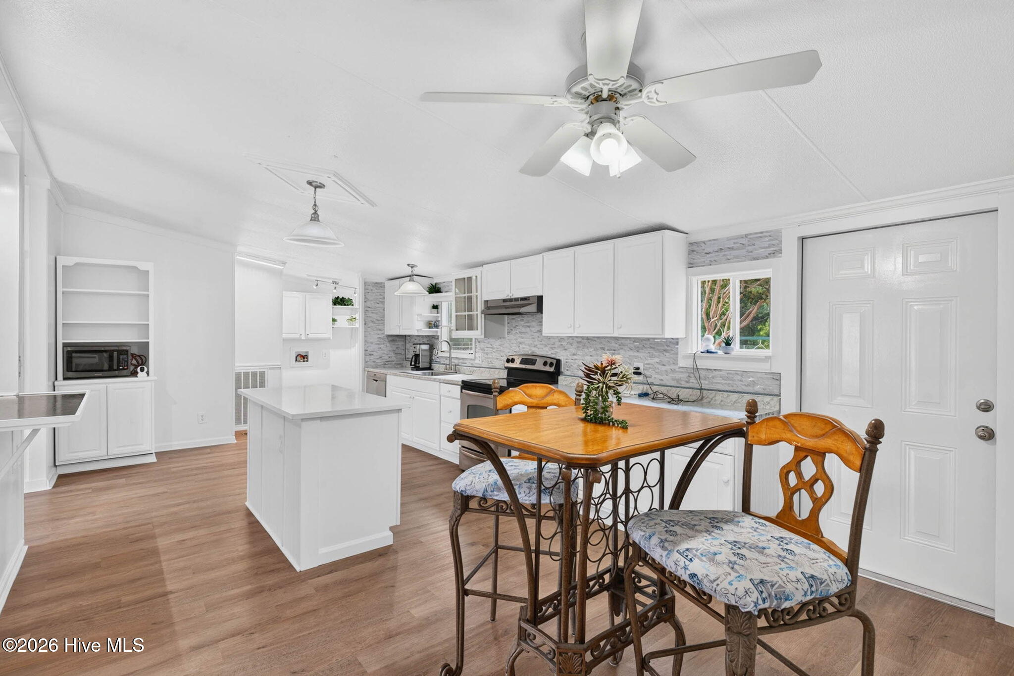 1199 Zack Street Se Property Photo 10