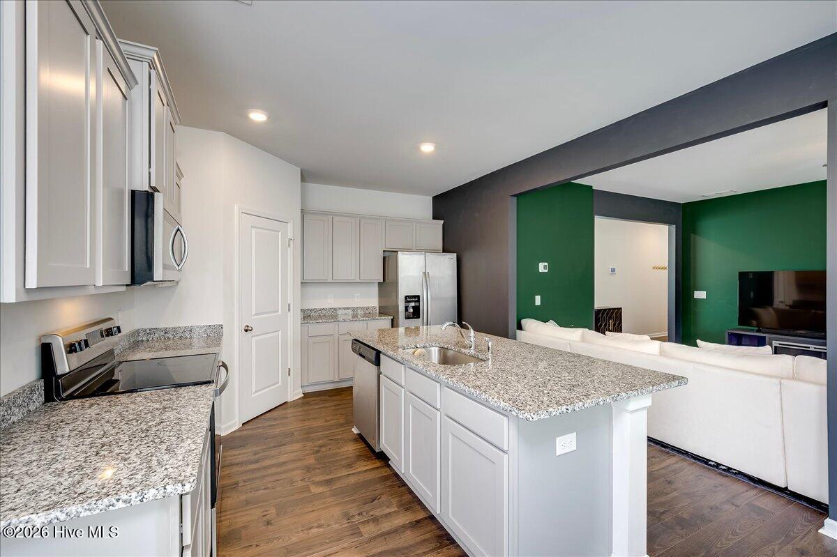 5083 Captain Drive Property Photo 6