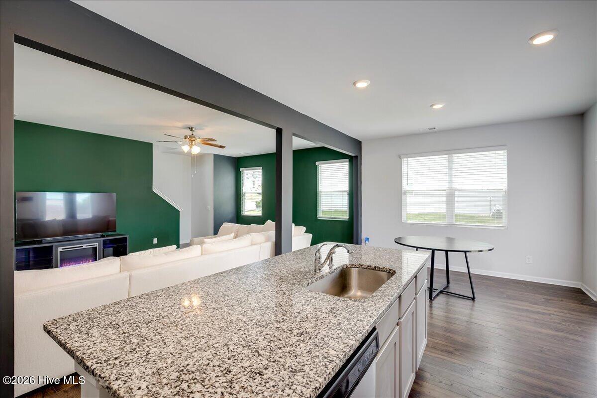 5083 Captain Drive Property Photo 7