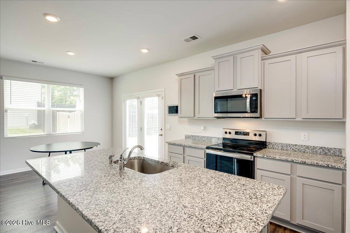 5083 Captain Drive Property Photo 8