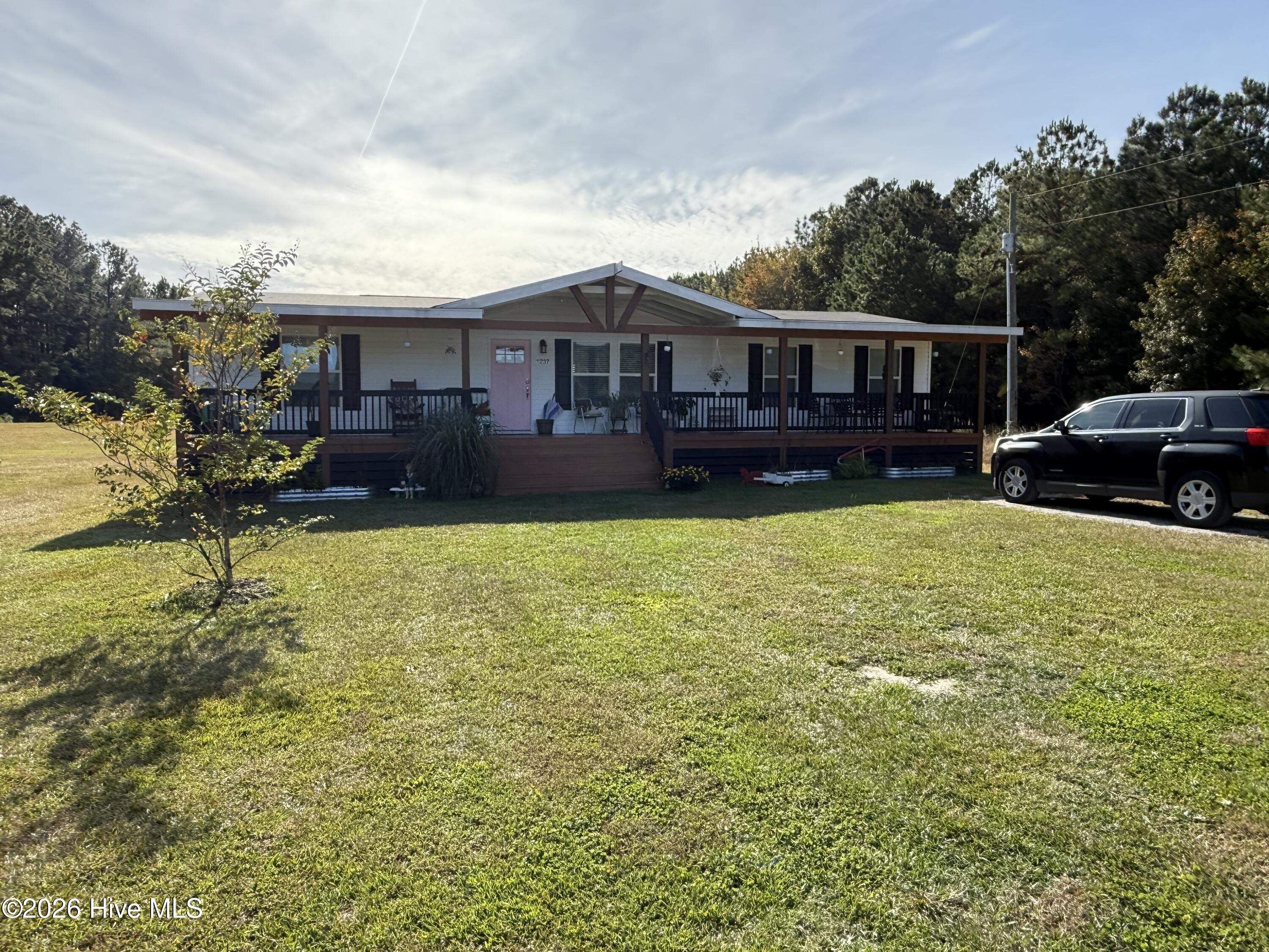1237 Belgrade-swansboro Road Property Photo 1