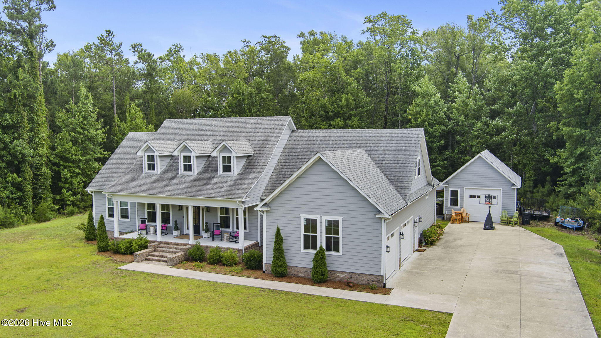 2703 E Fairway Road Property Photo 2